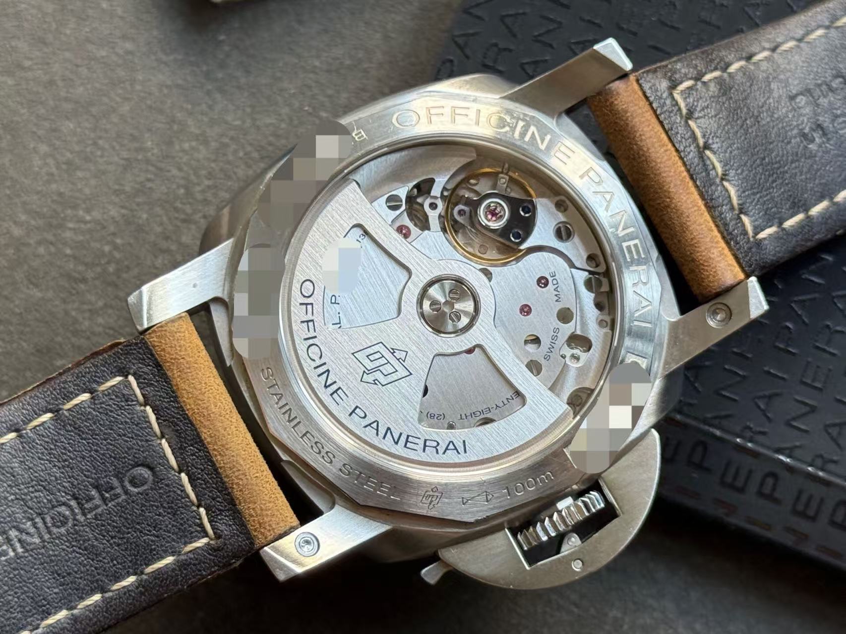 Panerai PAM00392 detail 6