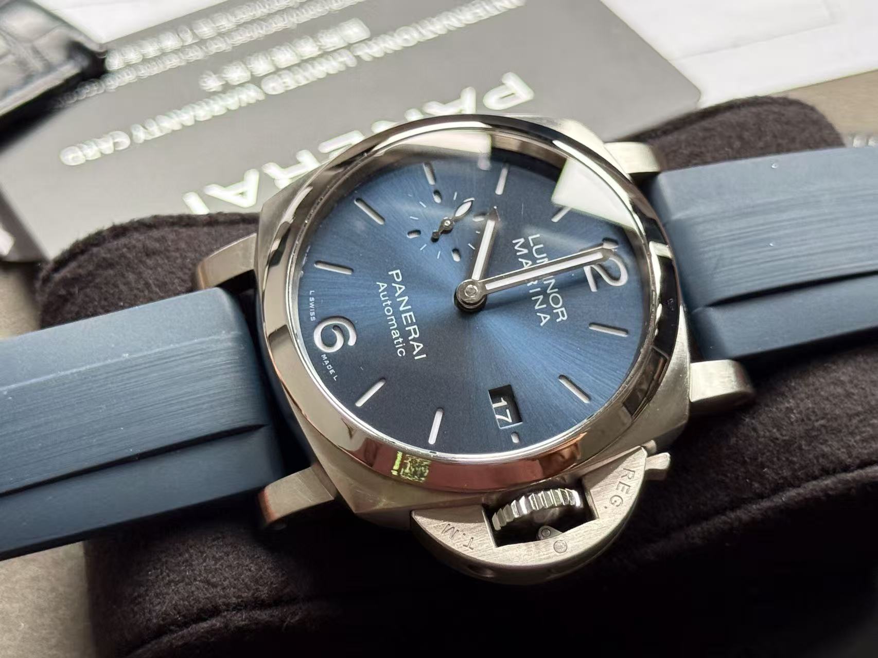 Panerai PAM01393 detail 4