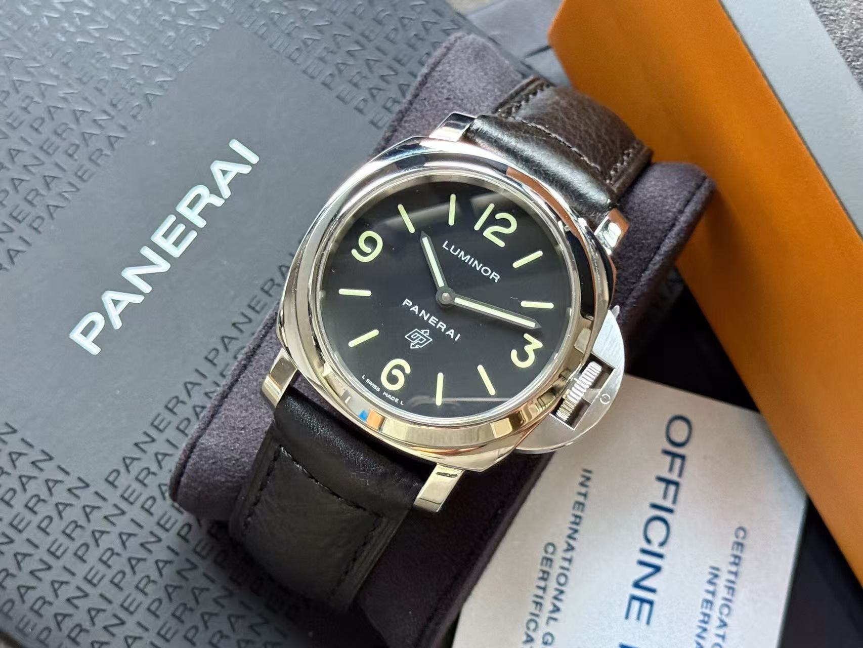 Panerai PAM01000 detail 3