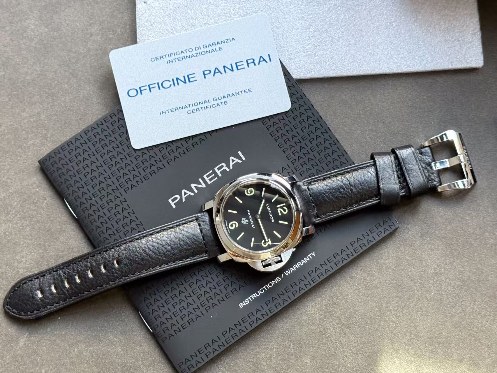 Panerai PAM01000 detail 4