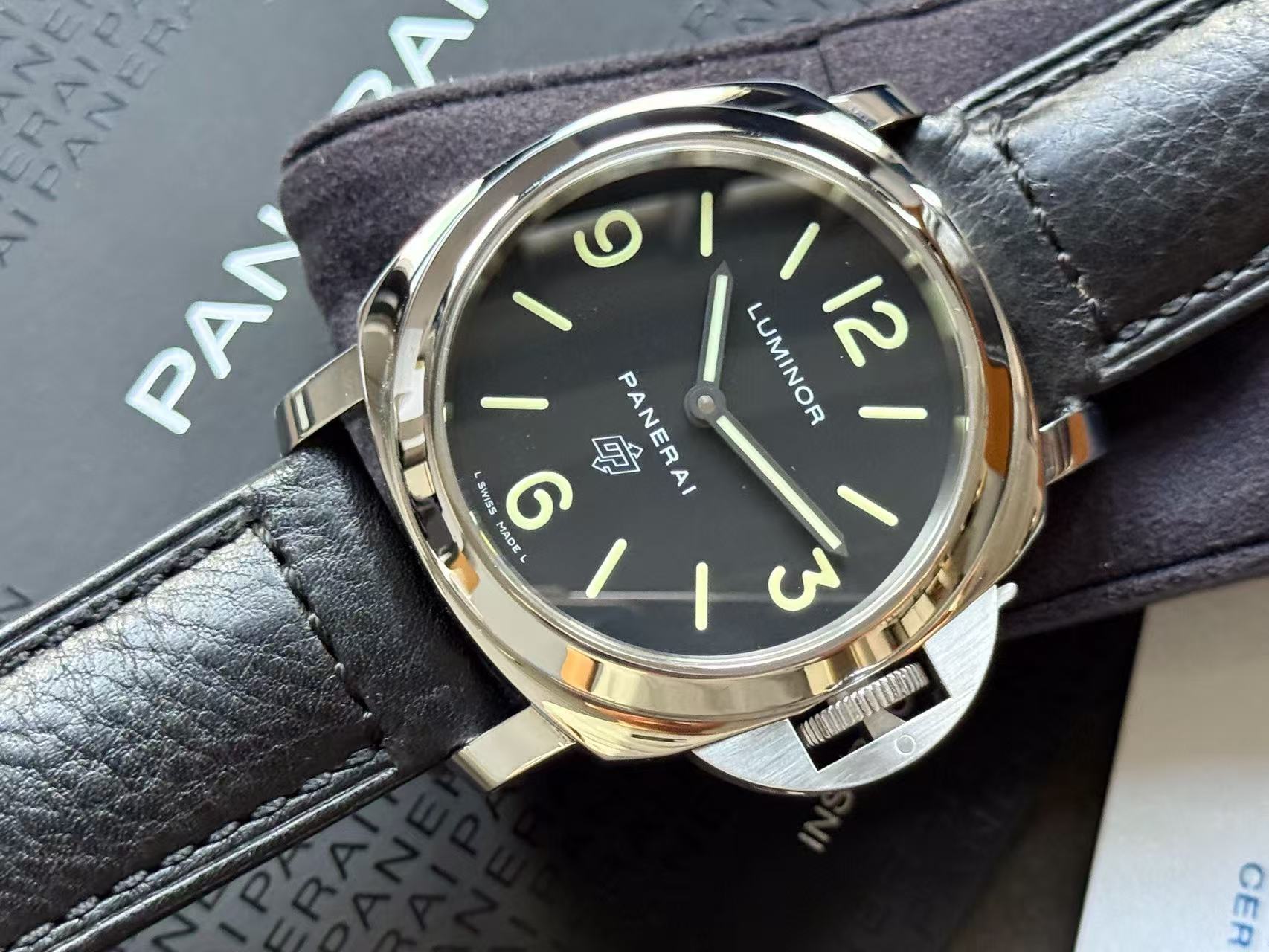 Panerai PAM01000 detail 6