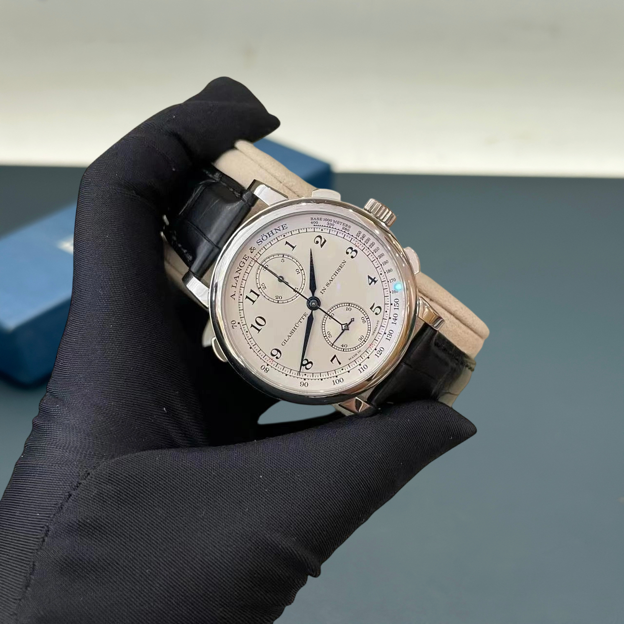 A. Lange & S&ouml;hne 425.025 detail 1