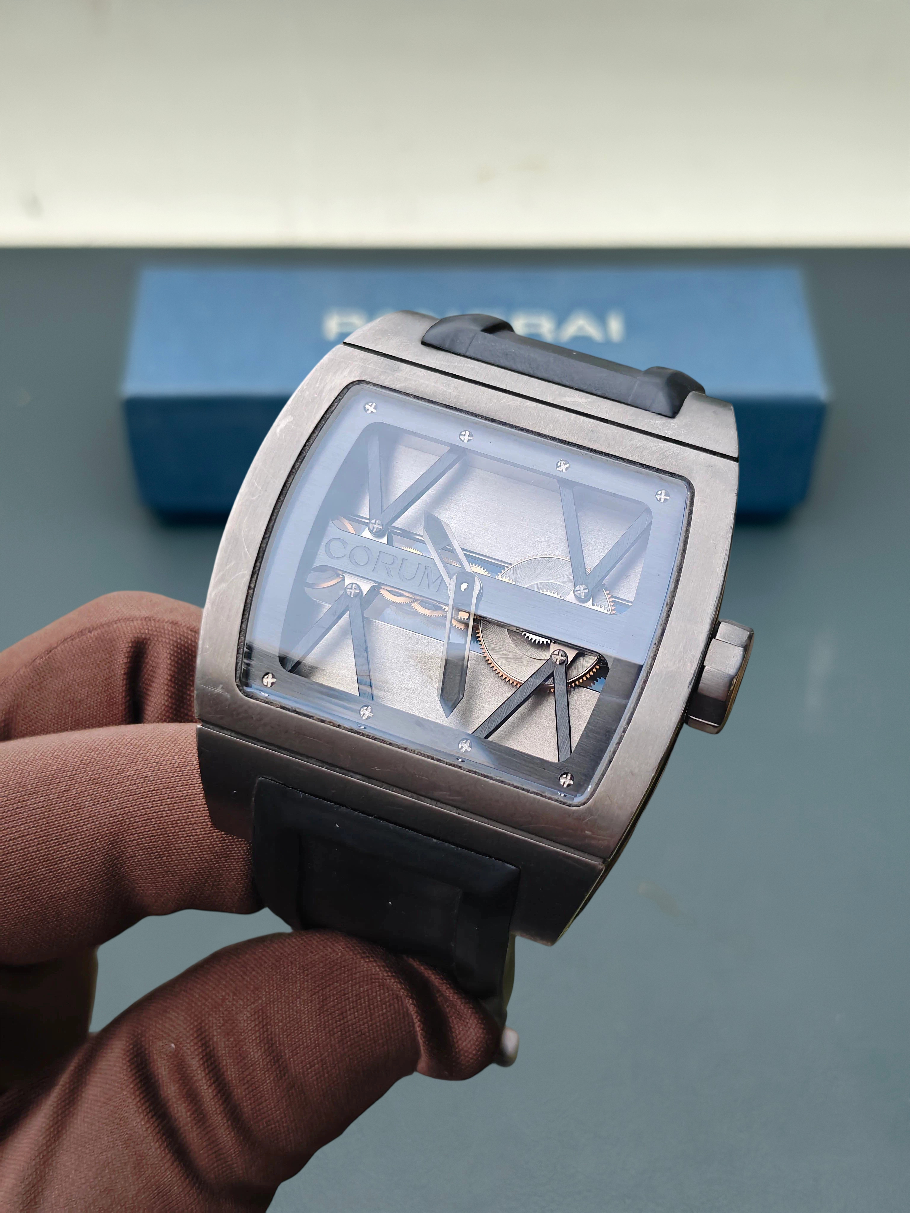Corum 007.400.06 / F371 detail 1