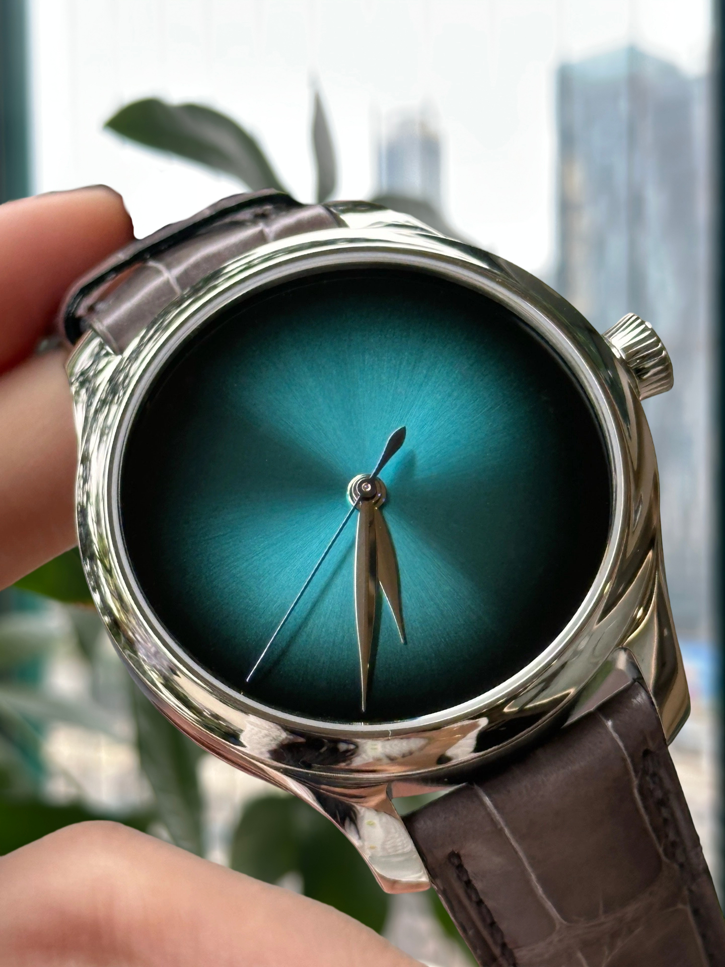 H.Moser & Cie() 1200-1240 detail 1
