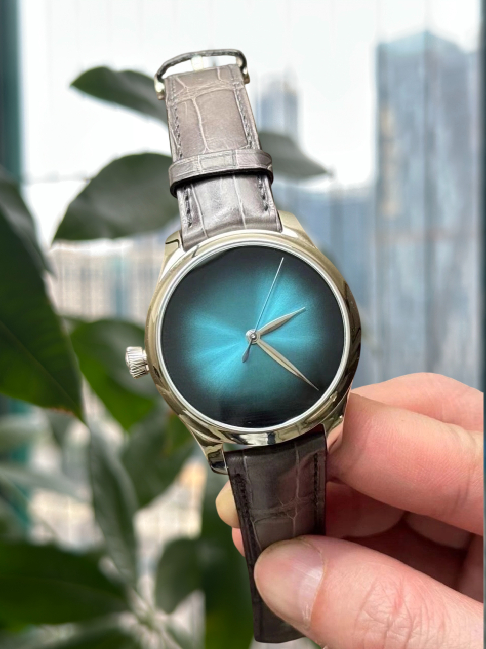 H.Moser & Cie() 1200-1240 detail 4