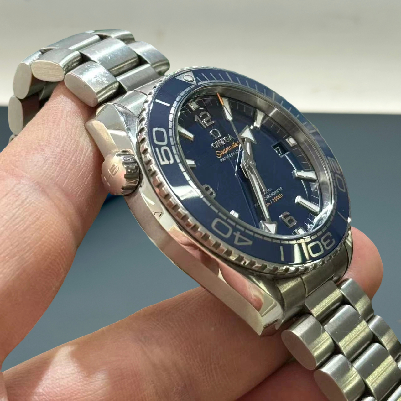 Omega 215.30.44.21.03.001 detail 2