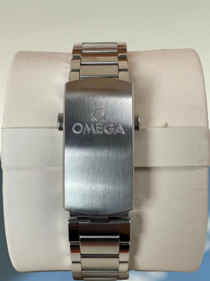Omega 234.30.41.21.01.001 detail 5
