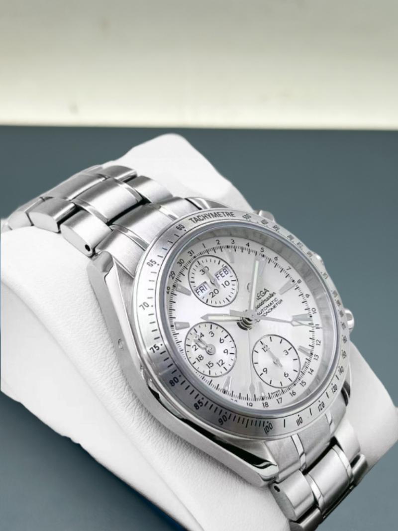 Omega 3221.30.00 detail 1