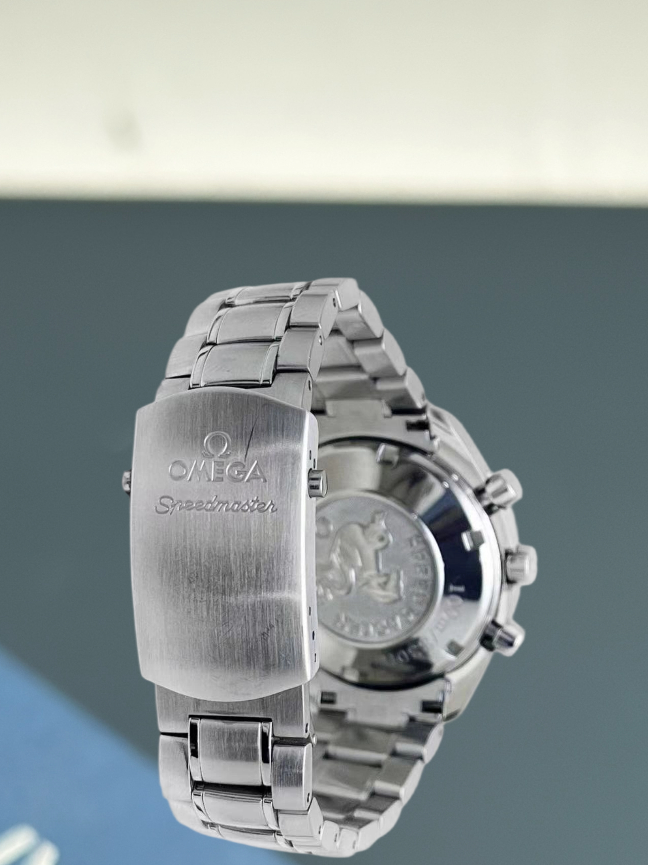 Omega 3221.30.00 detail 5