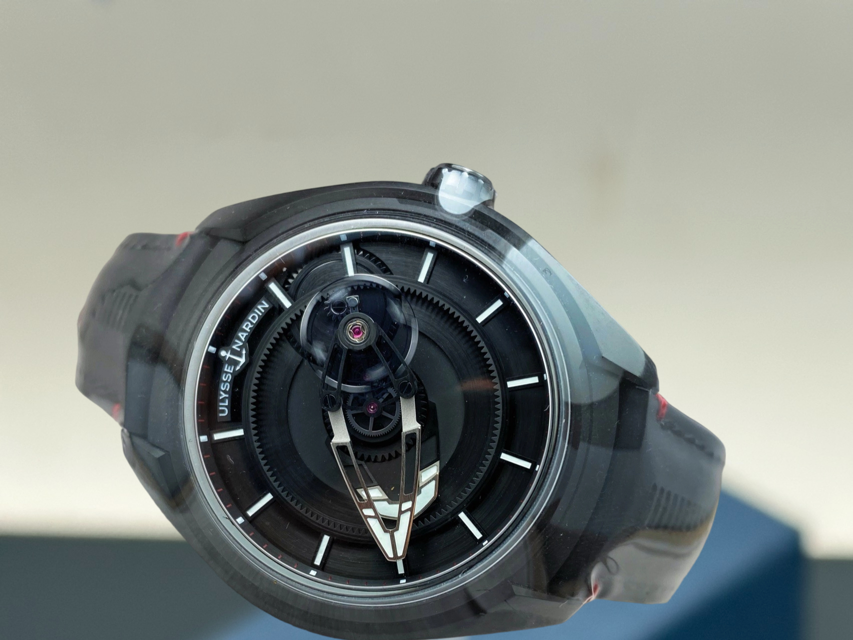 Ulysse Nardin 2303-270 detail 2