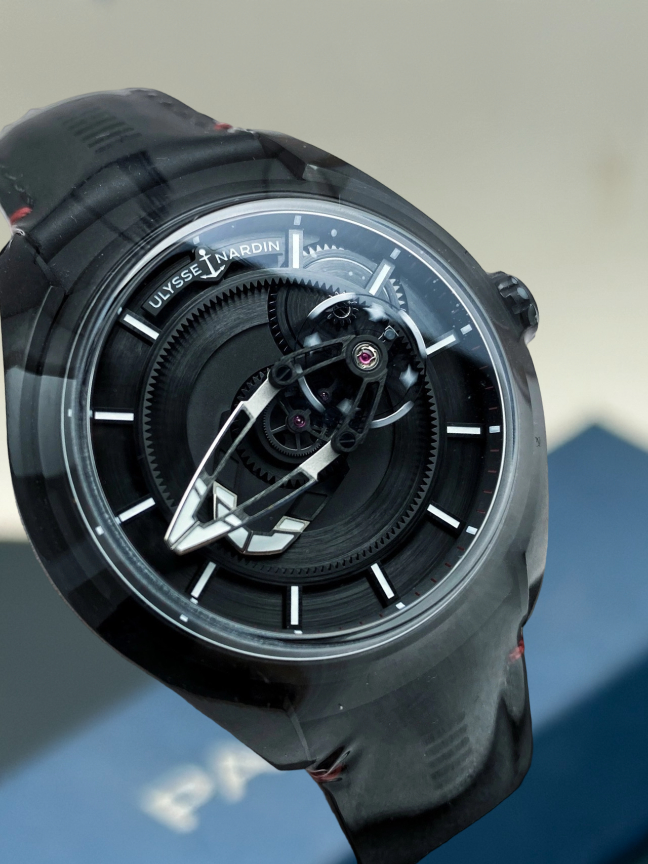 Ulysse Nardin 2303-270 detail 4