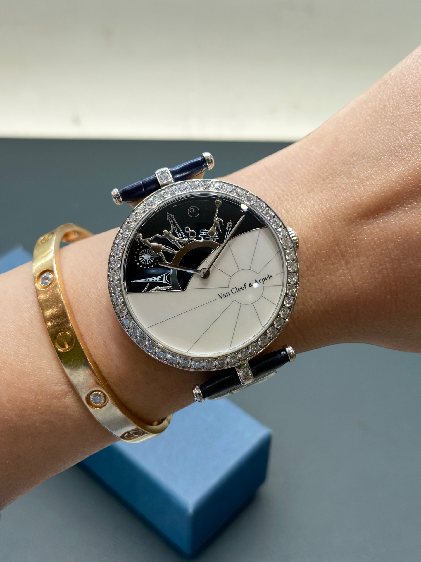 Van Cleef & Arpels VCARO3ZB00 detail 3