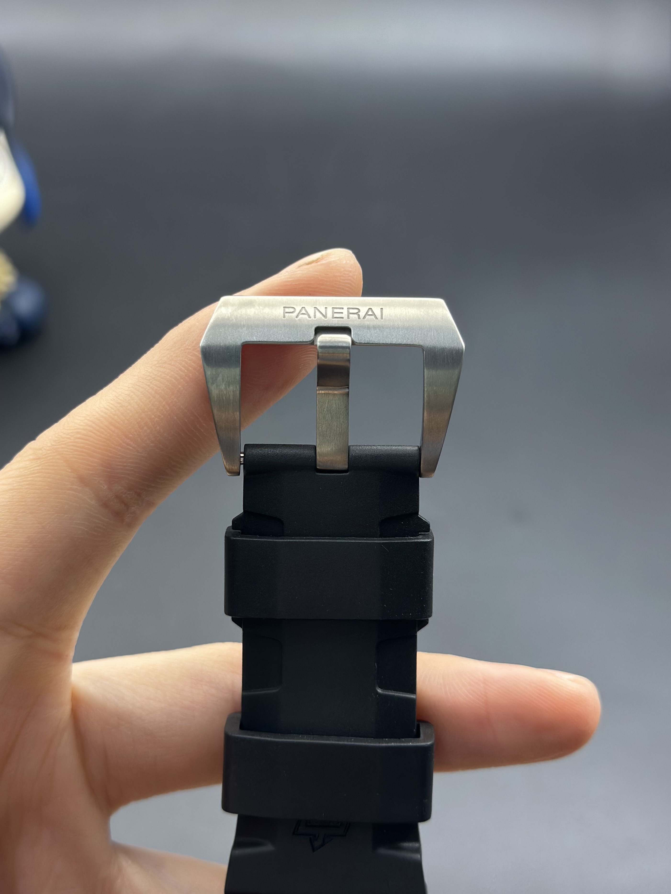 Panerai PAM01305 detail 6