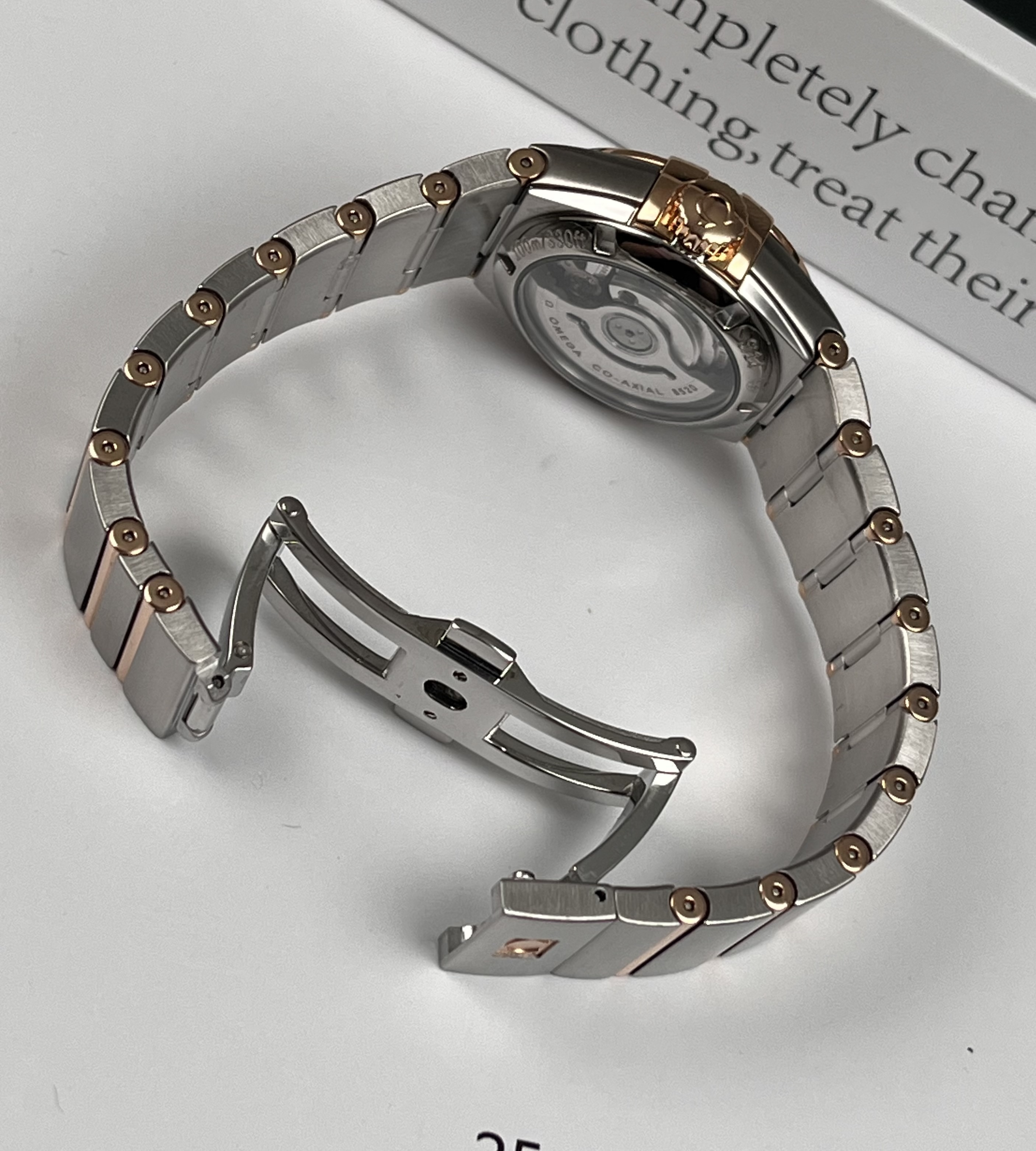 Omega 123.20.27.20.53.001 detail 4