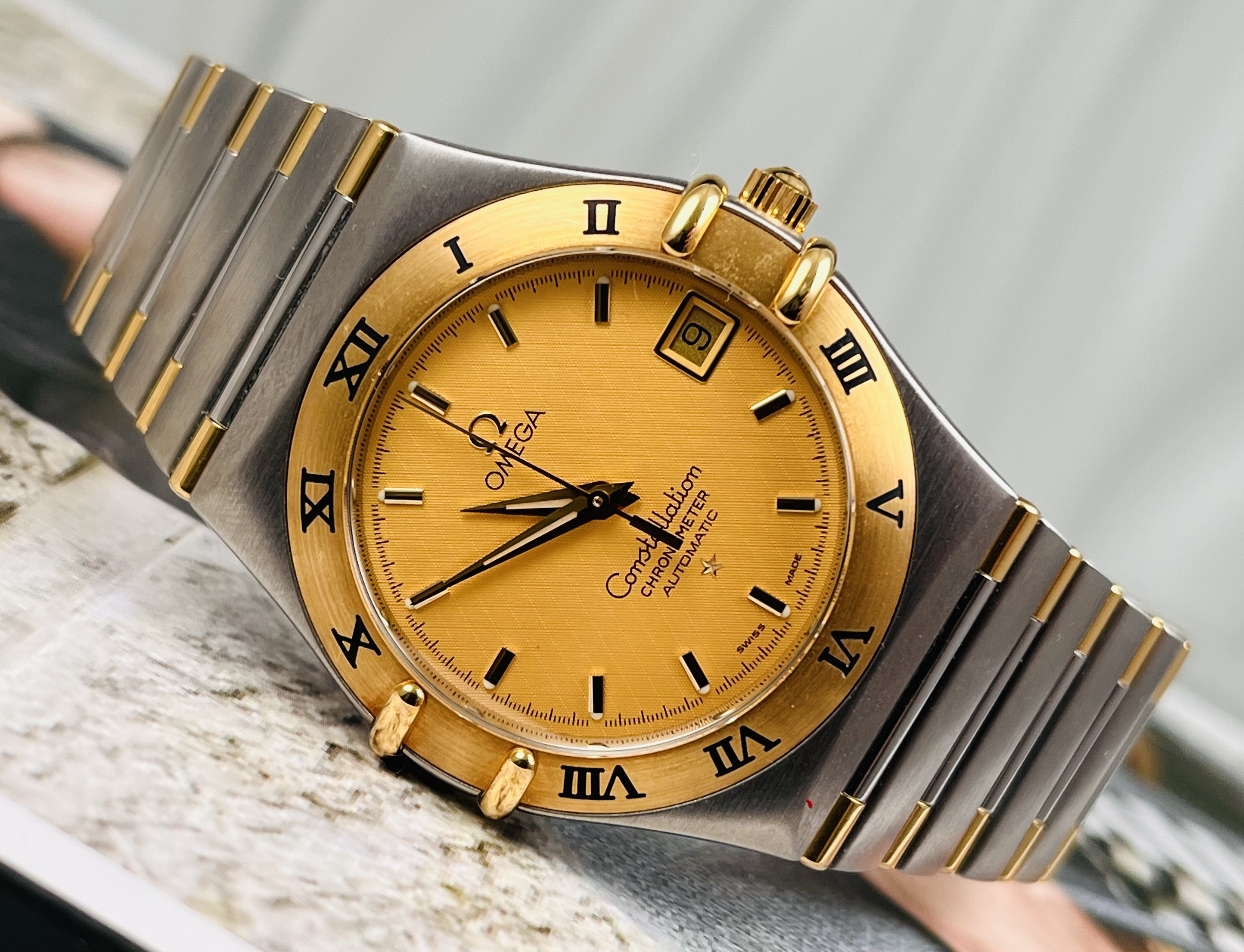 Omega 1302.10.00 detail 4