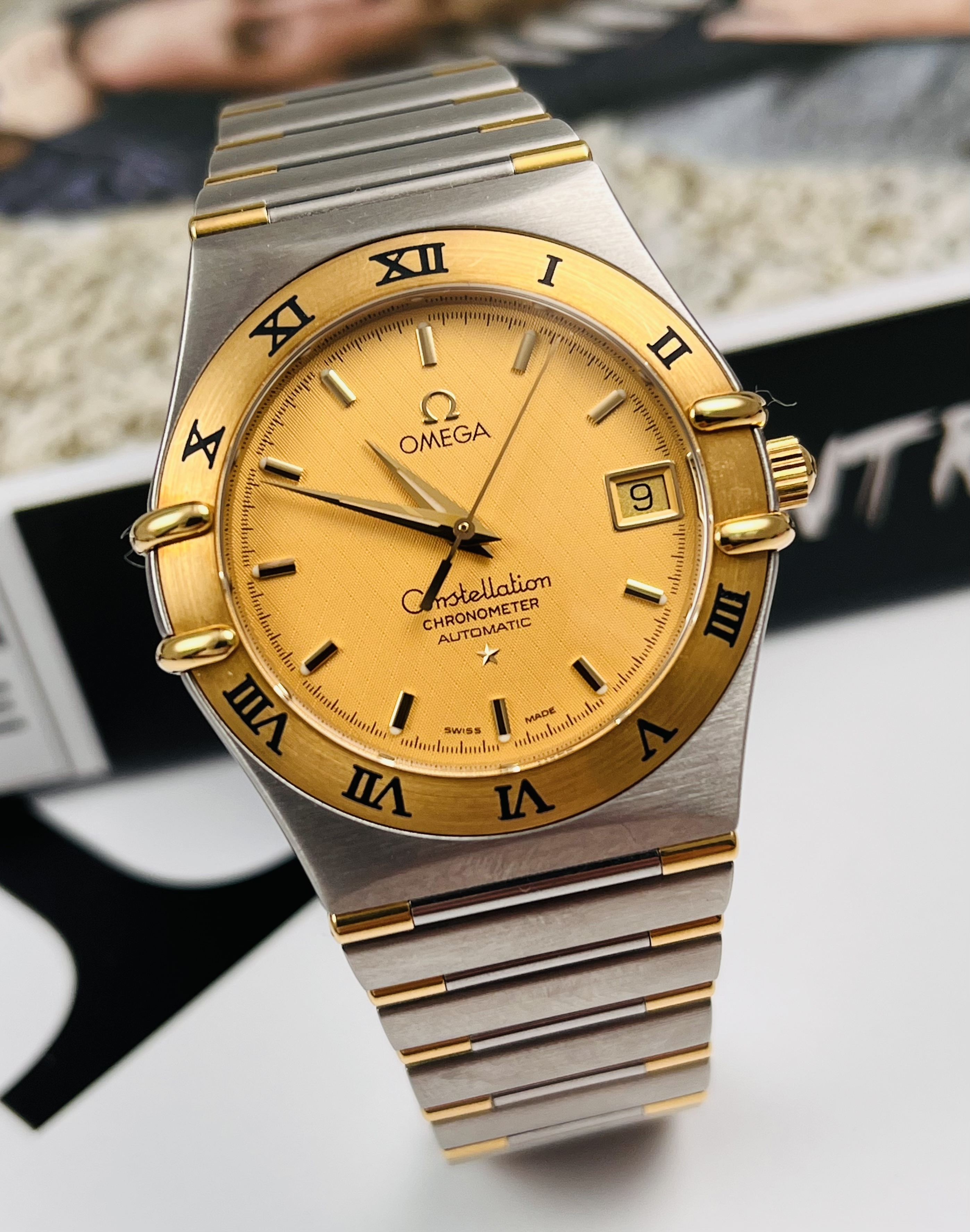 Omega 1302.10.00 detail 1