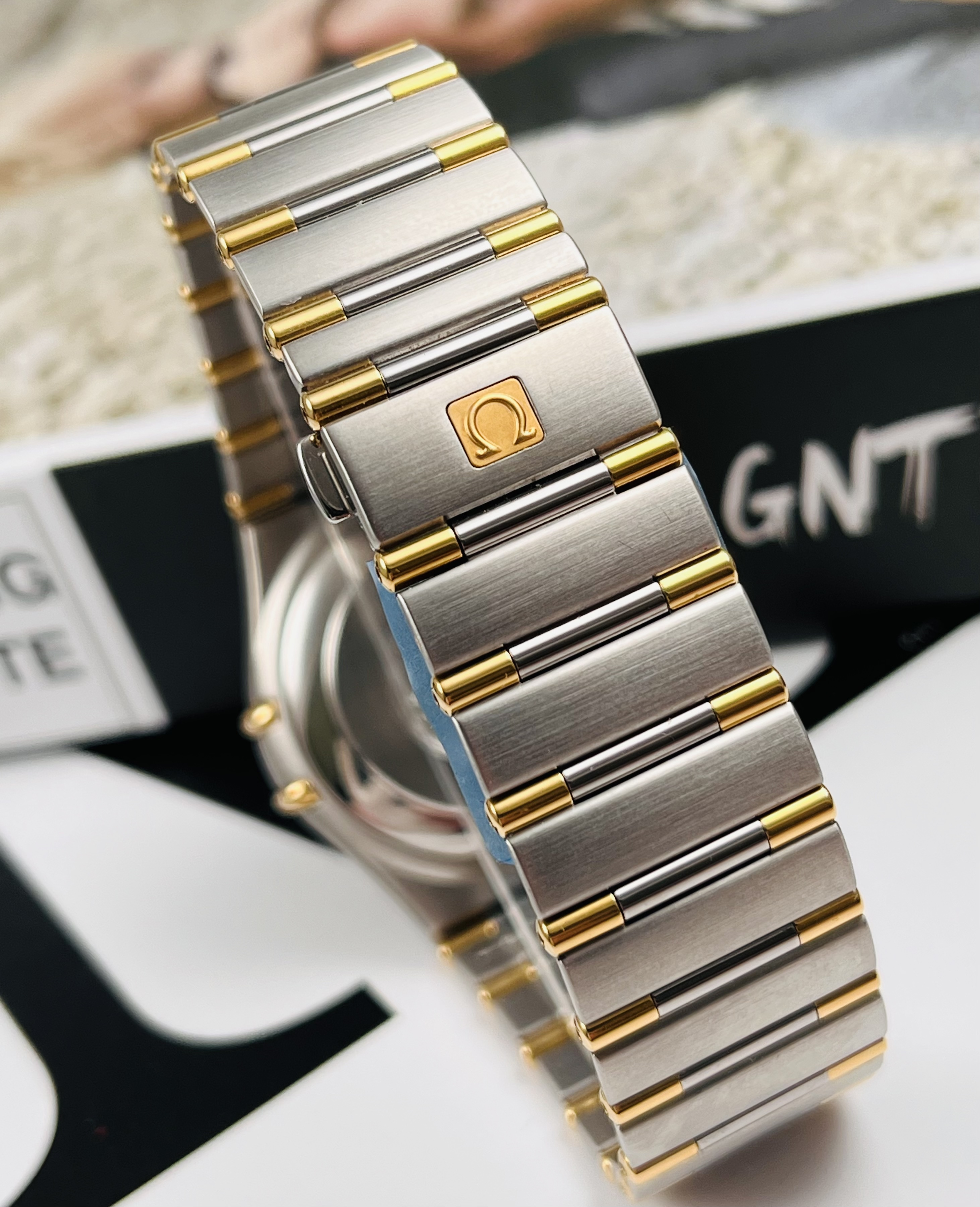 Omega 1302.10.00 detail 7