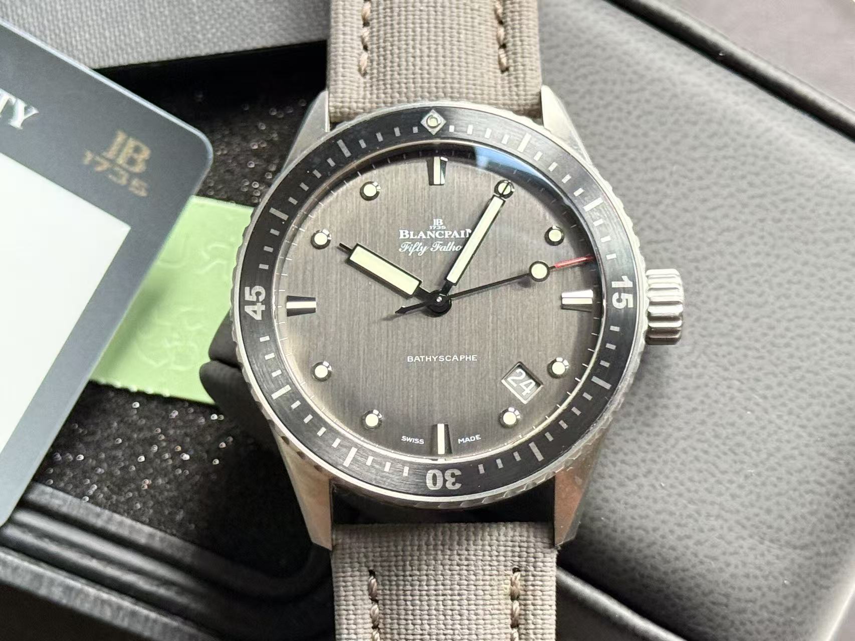 Blancpain 5000-1210-G52A detail 1