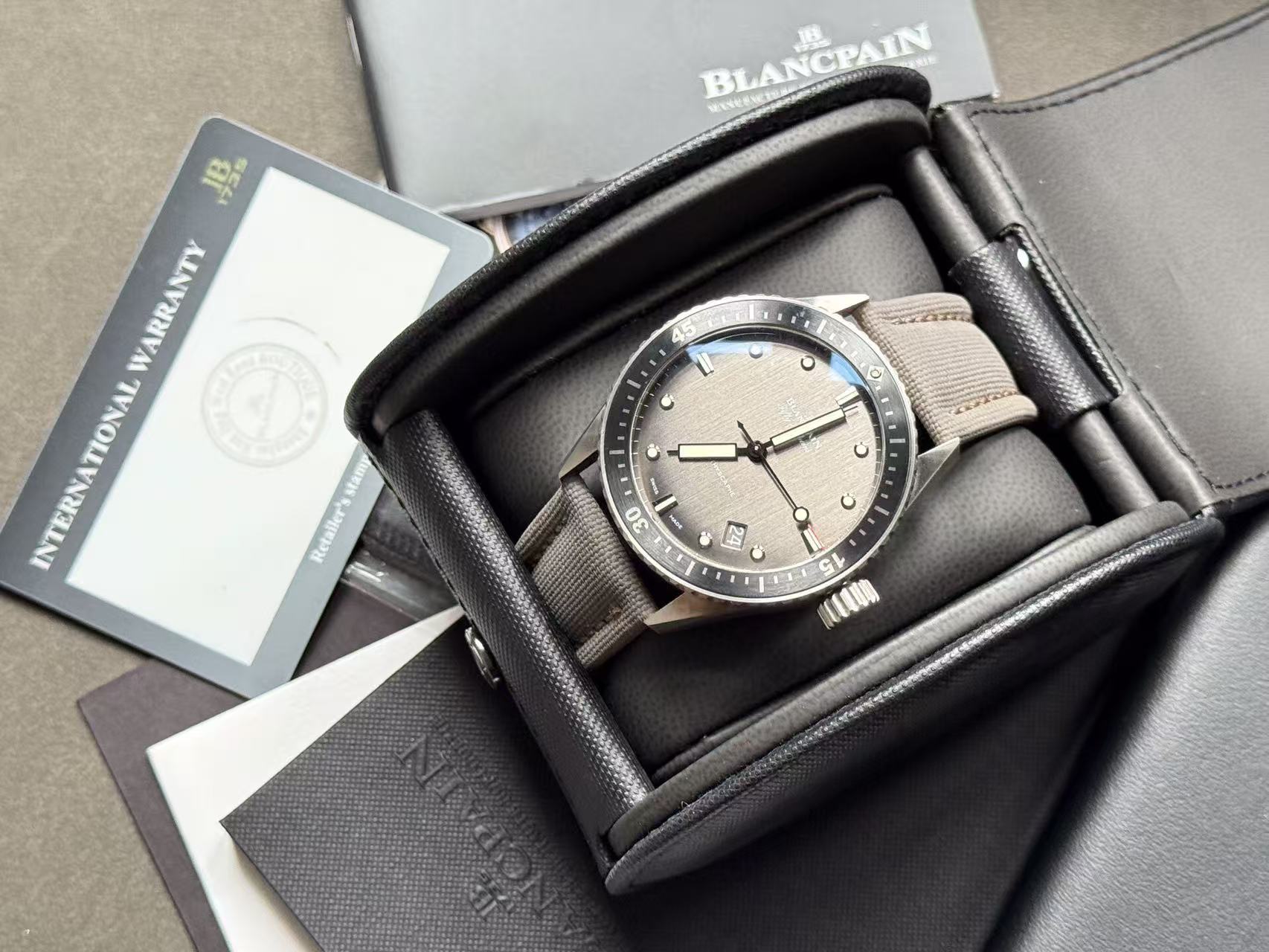 Blancpain 5000-1210-G52A detail 2