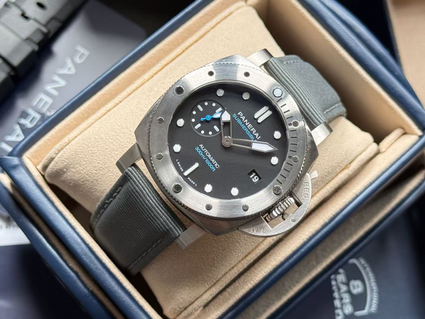 Panerai PAM02973 detail 3