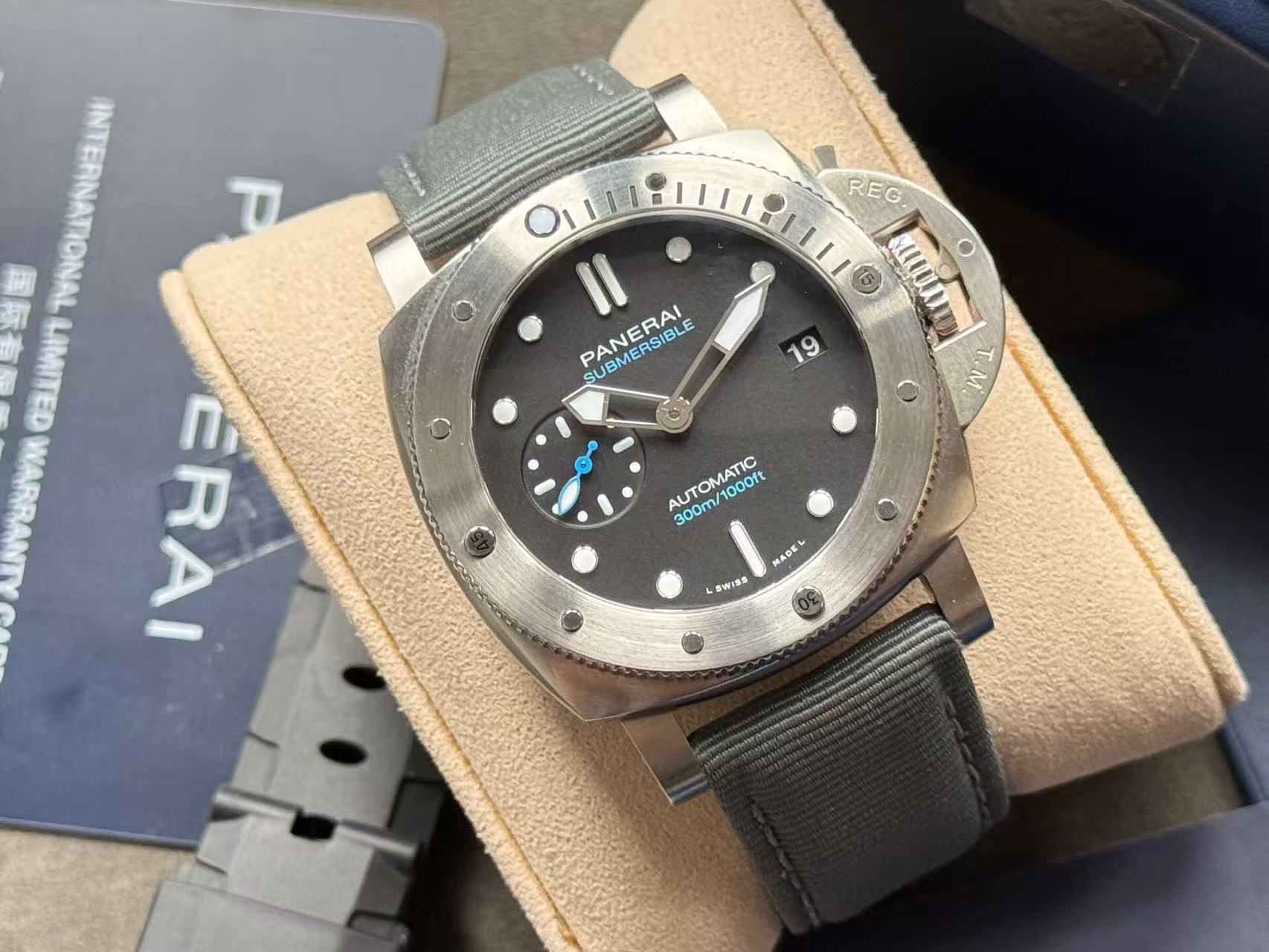 Panerai PAM02973 detail 4