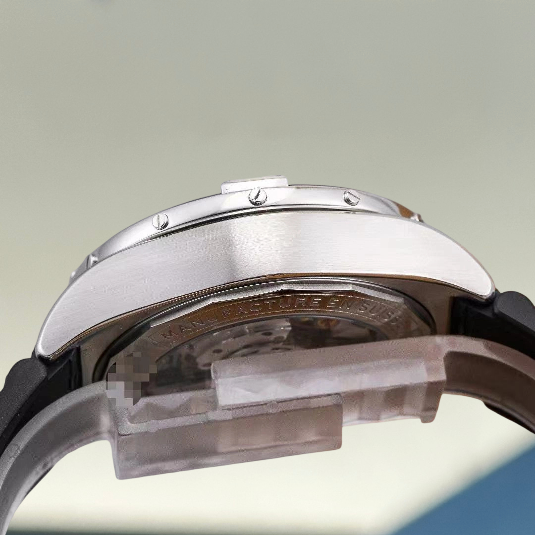 Breitling AB01364A1I1S1 detail 5
