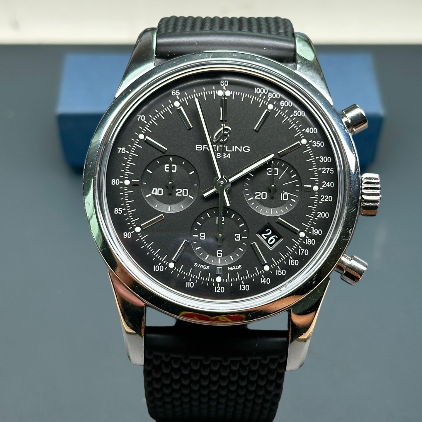 Breitling AB015212 detail 1
