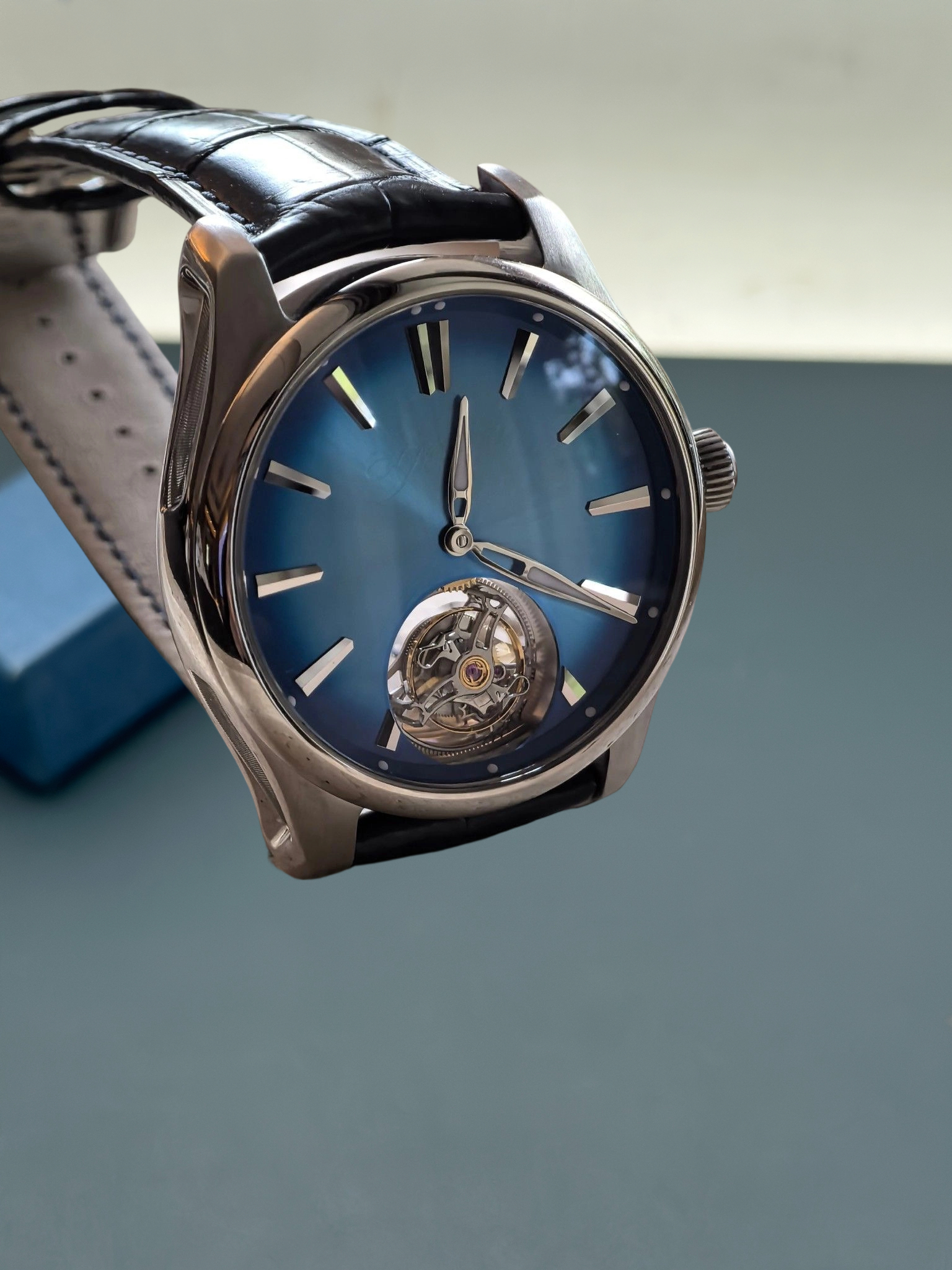 H.Moser & Cie() 3804-1208 detail 2