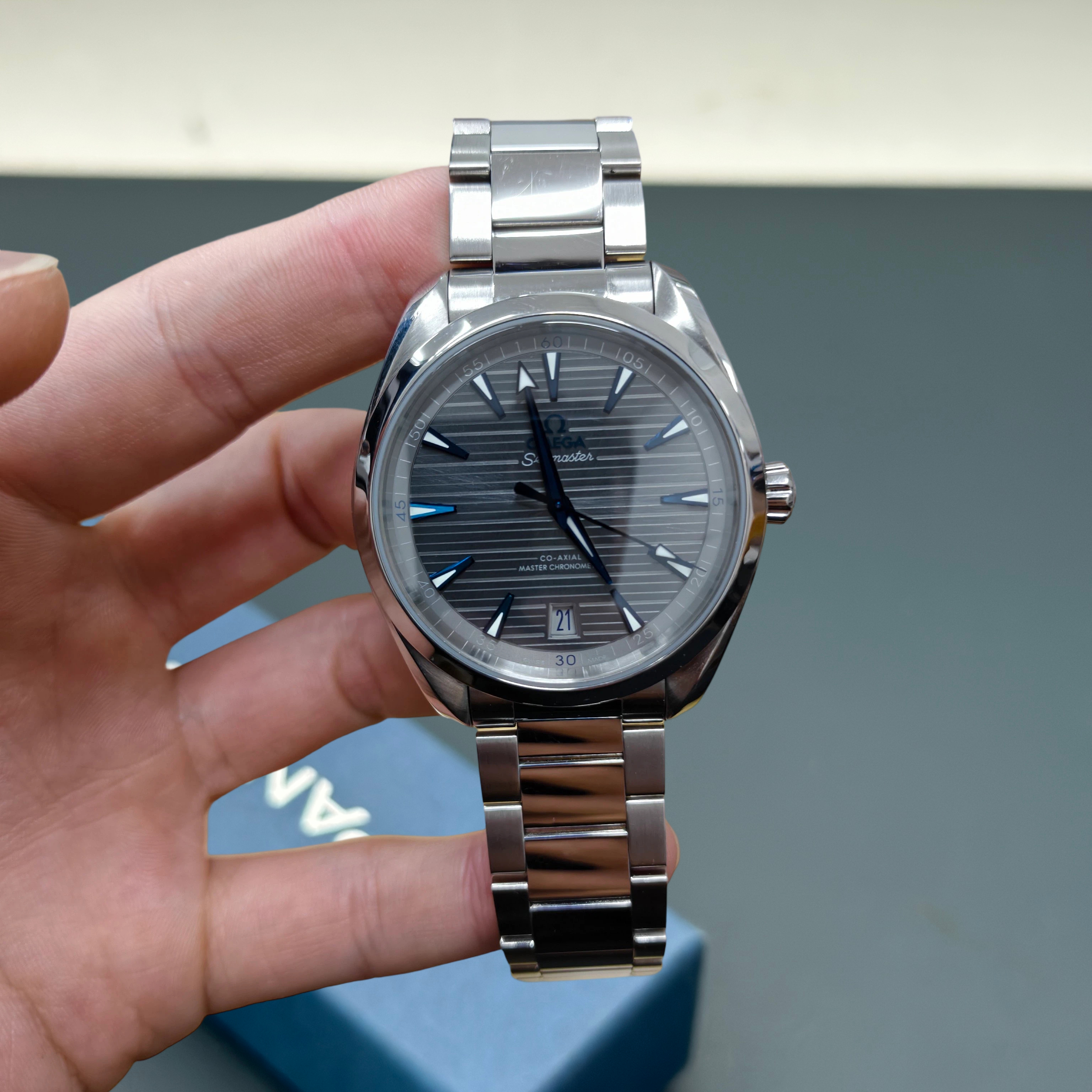 Omega 220.10.41.21.06.001