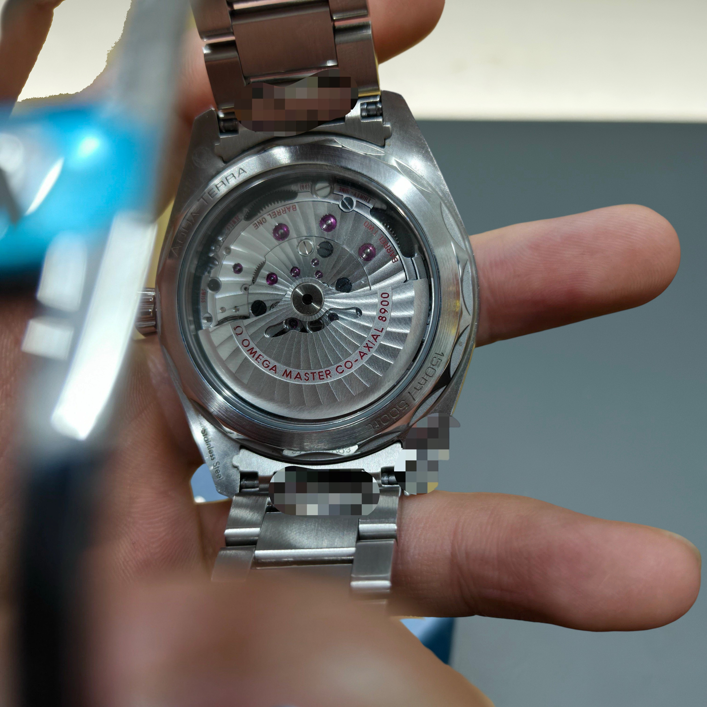 Omega 220.10.41.21.06.001 detail 3