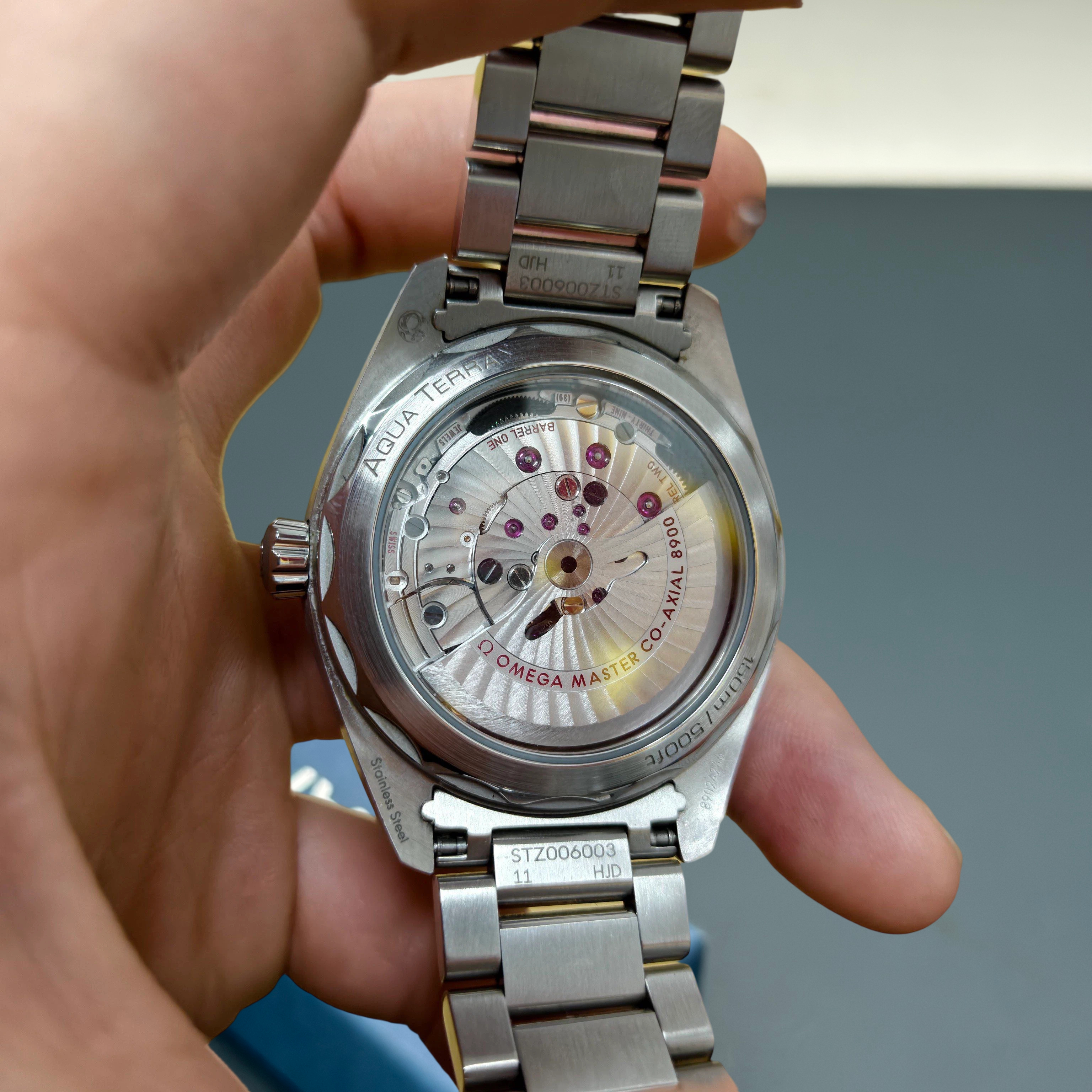 Omega 220.10.41.21.06.001 detail 4