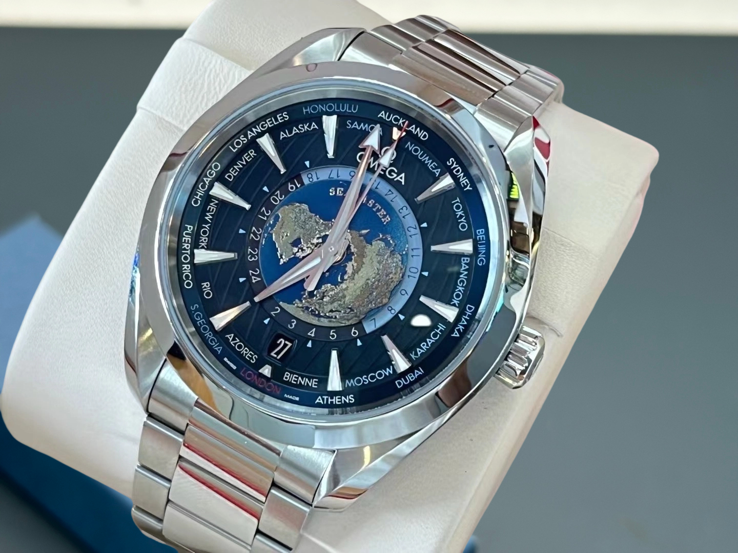 Omega 220.10.43.22.03.001