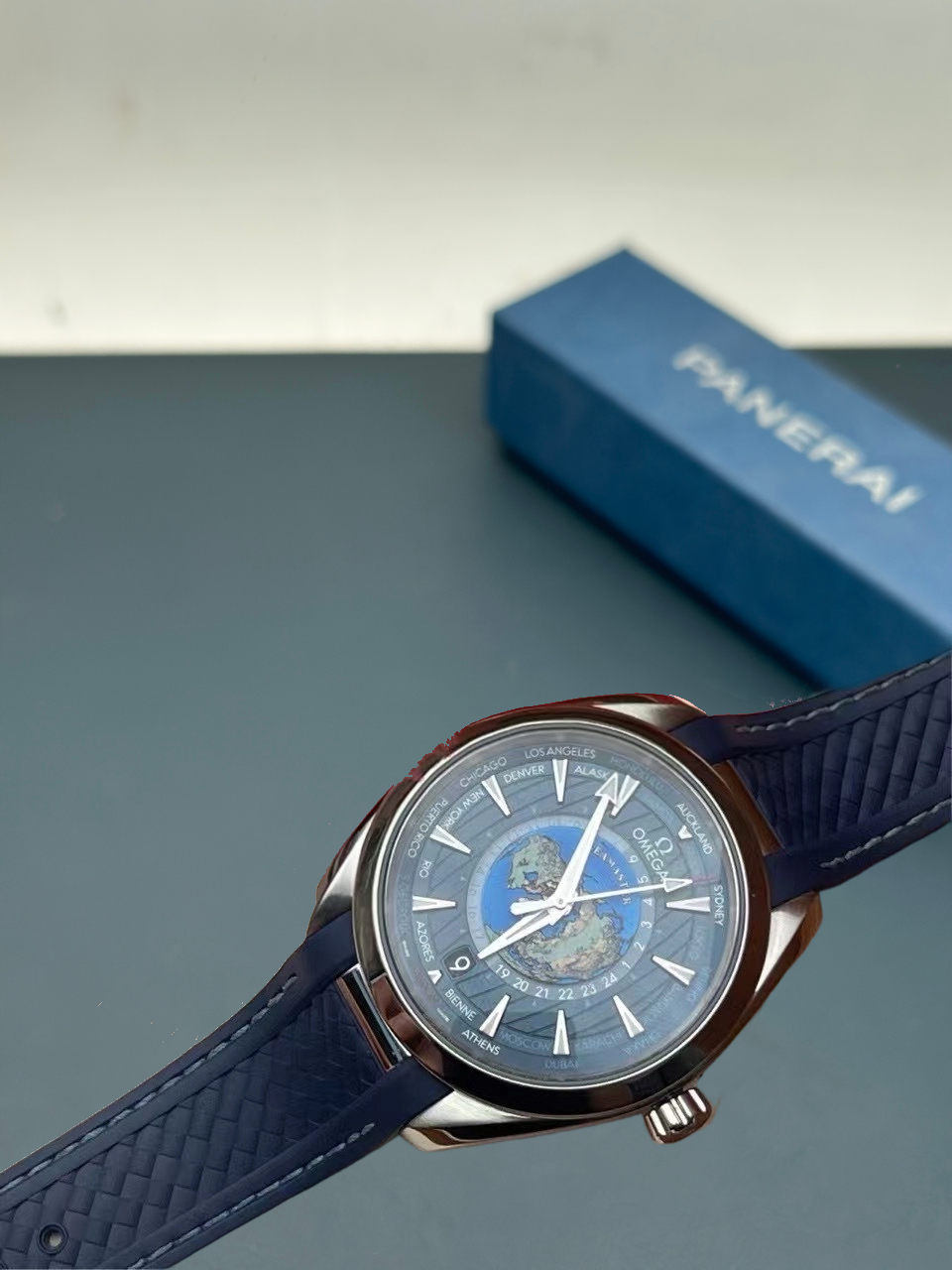 Omega 220.12.43.22.03.001 detail 5