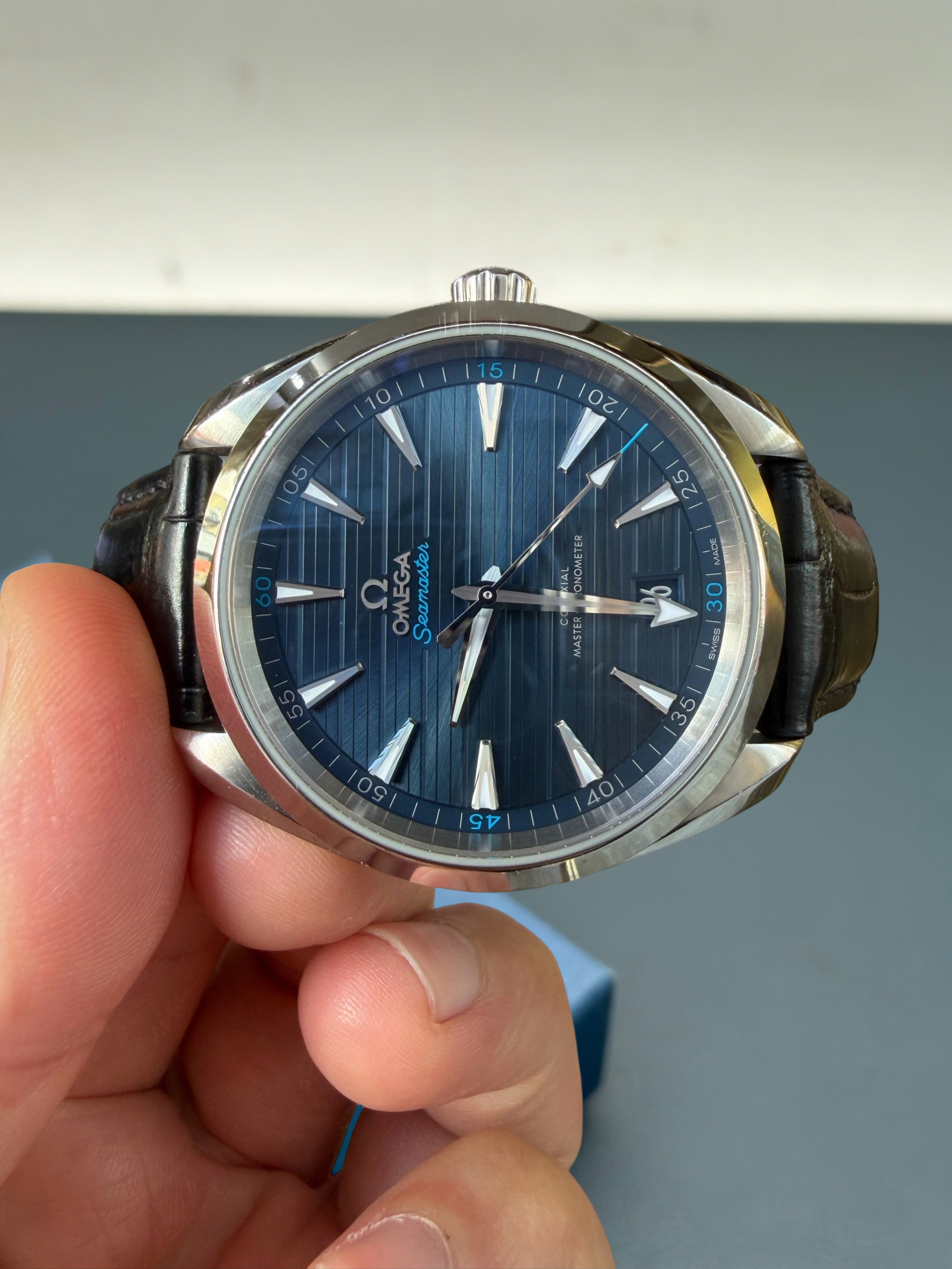 Omega 220.13.41.21.03.001 detail 3