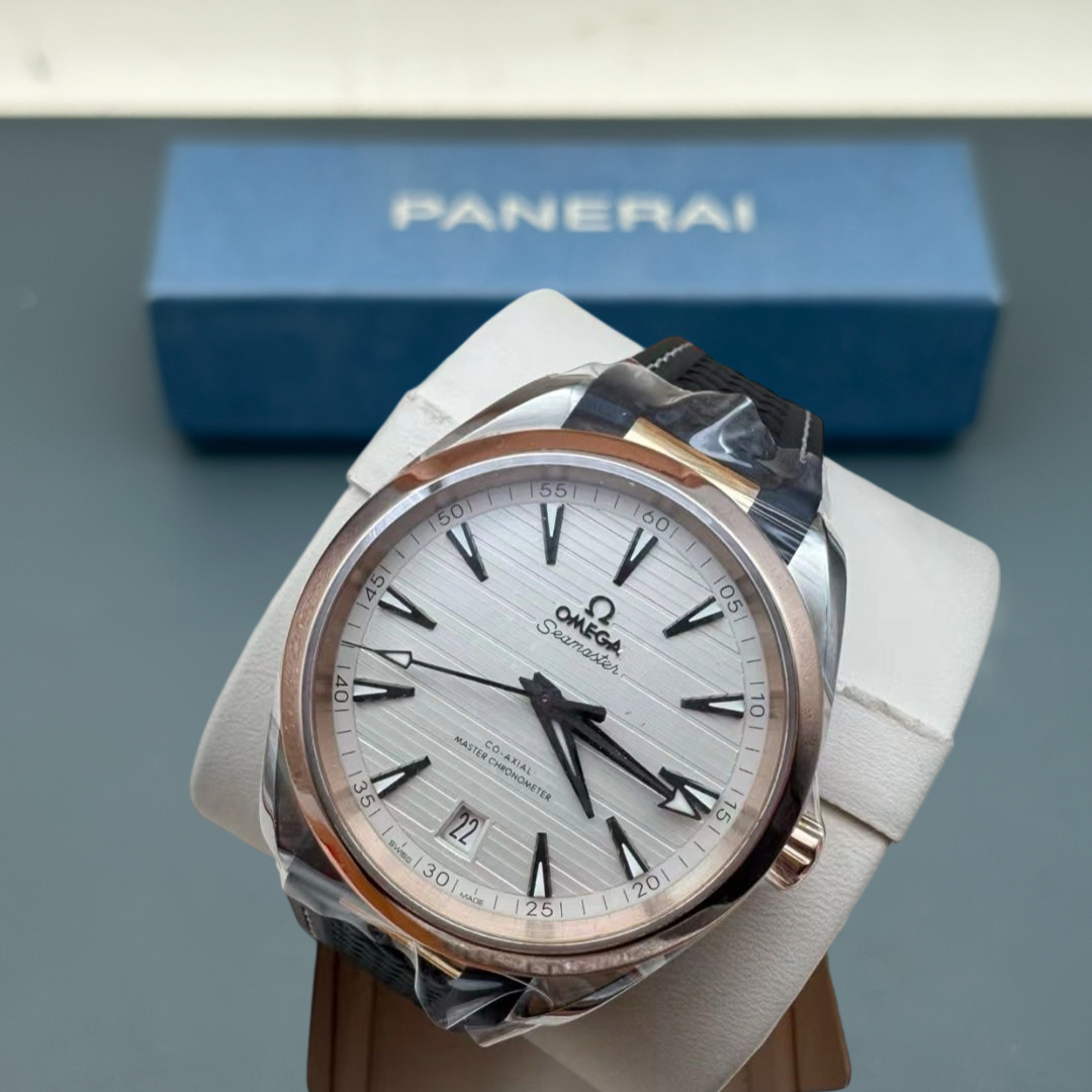 Omega 220.22.41.21.02.001 detail 1