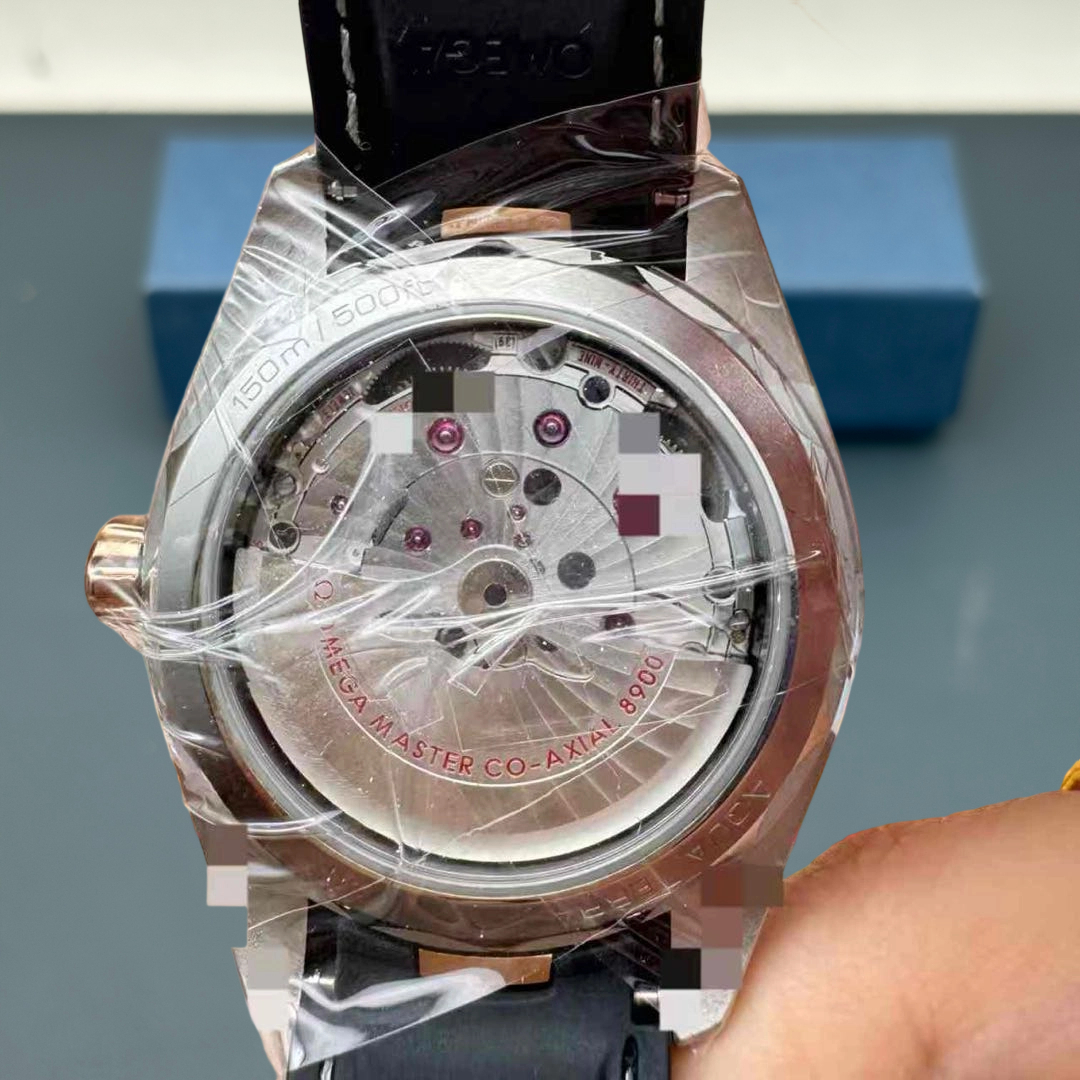 Omega 220.22.41.21.02.001 detail 4