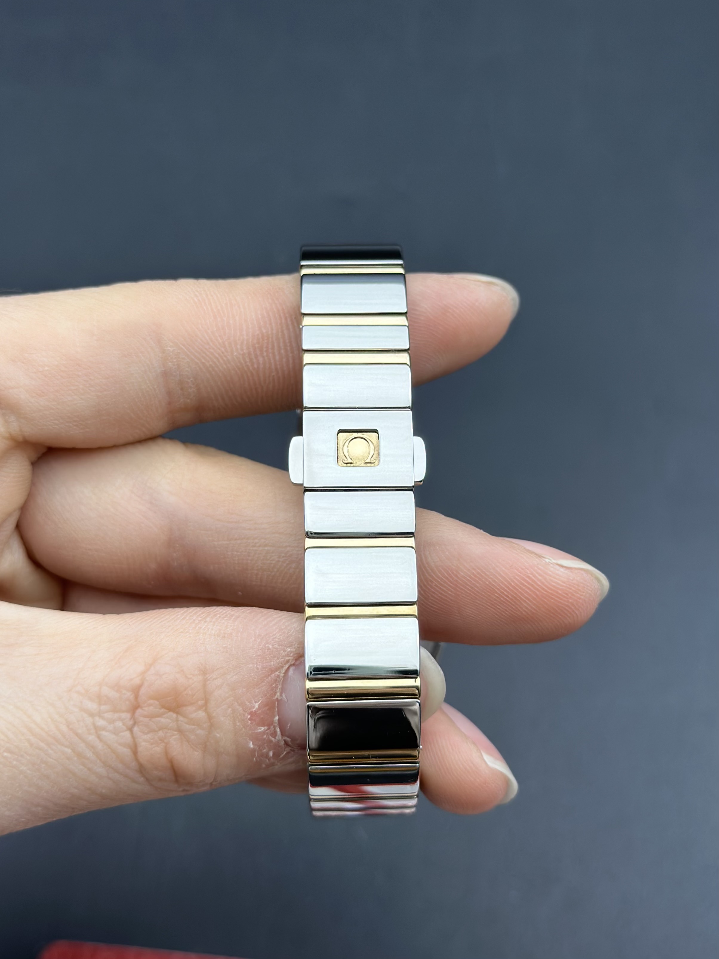 Omega 123.25.24.60.55.008 detail 4