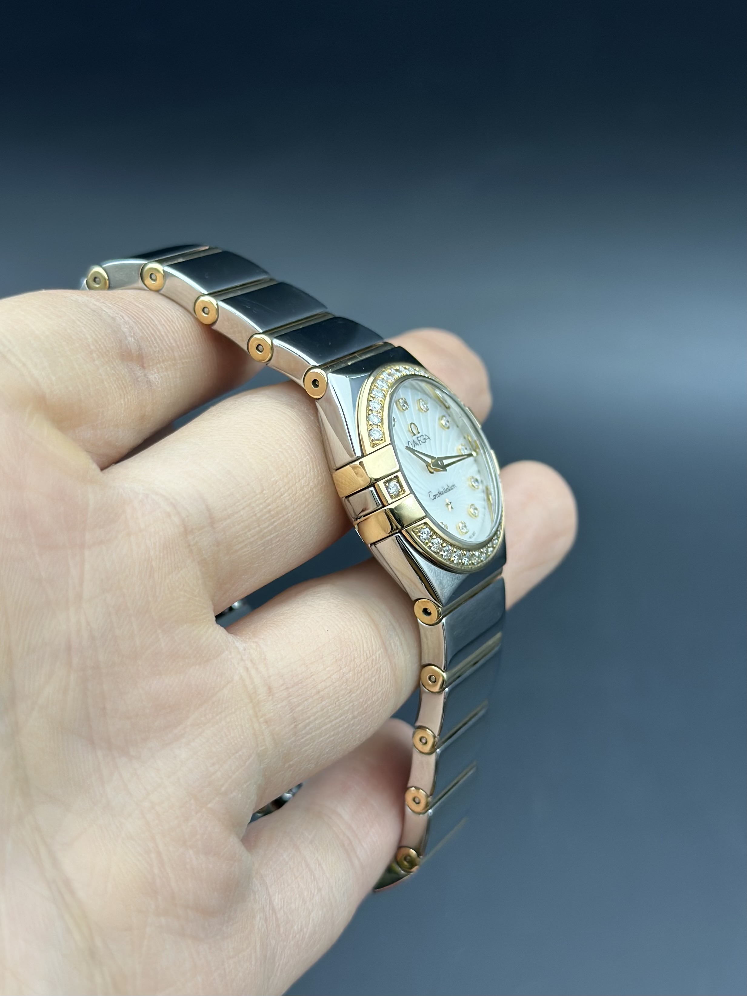 Omega 123.25.24.60.55.008 detail 2