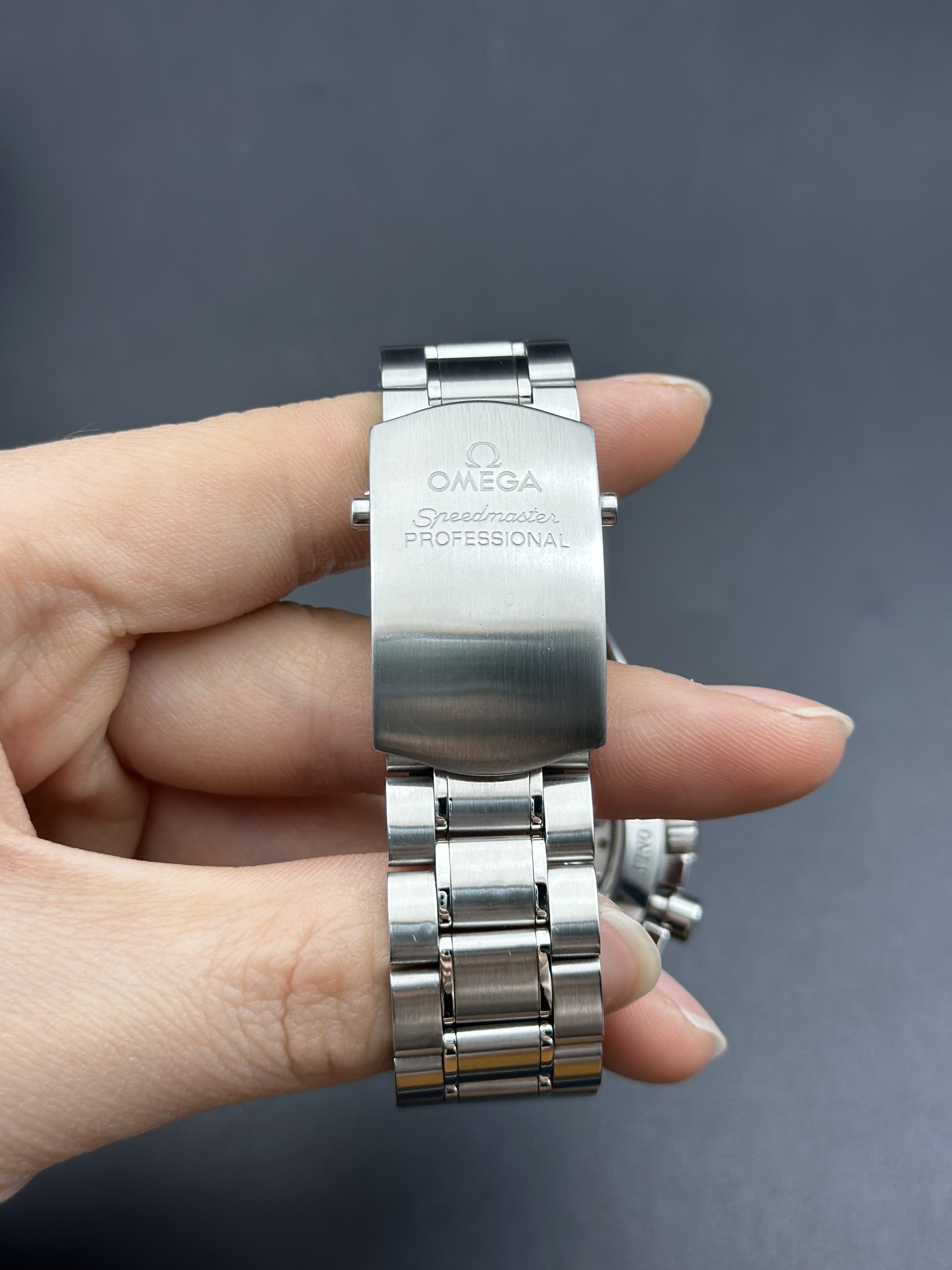Omega 3573.50.00 detail 5