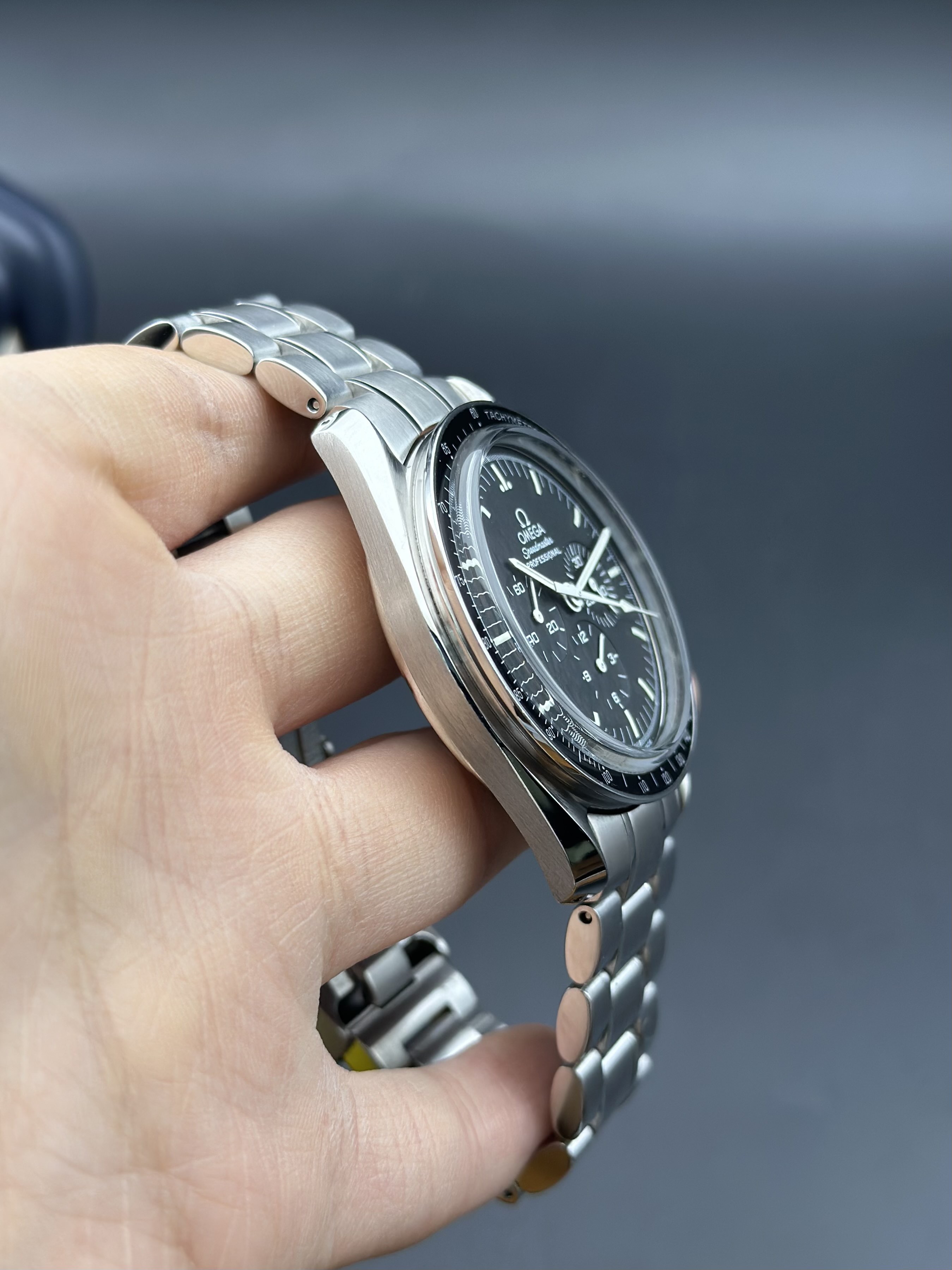 Omega 3573.50.00 detail 3