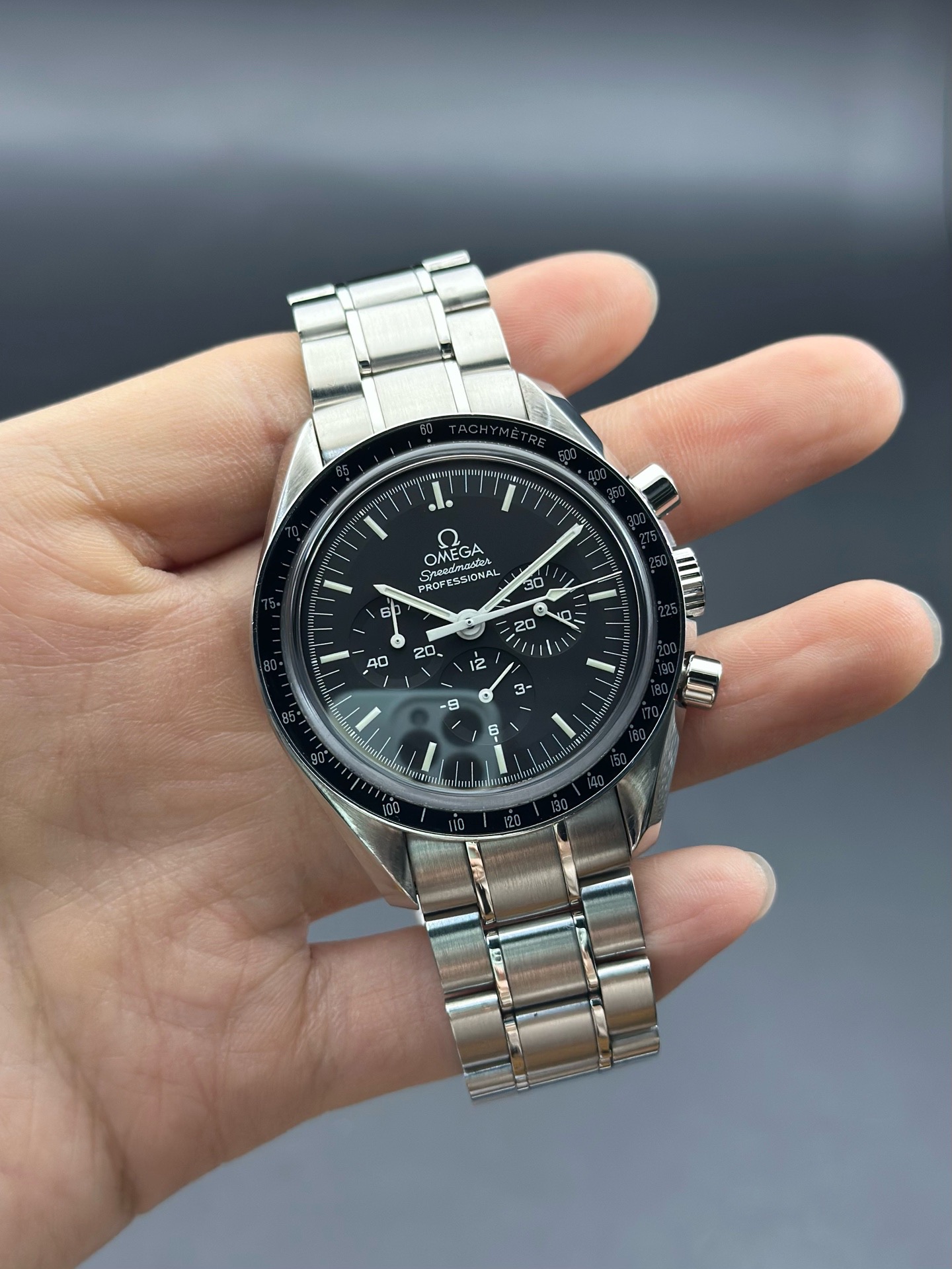 Omega 3573.50.00 detail 1