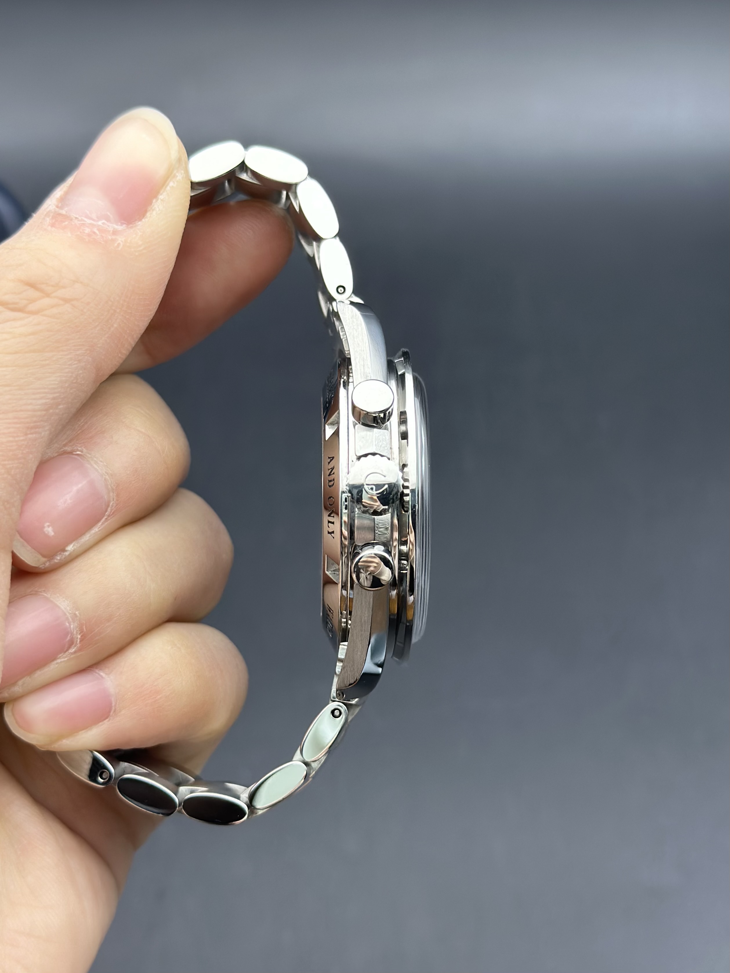 Omega 3573.50.00 detail 4