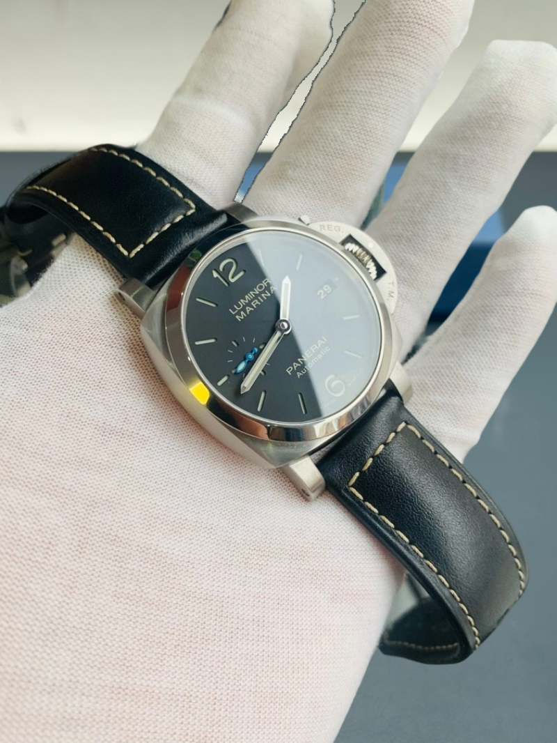 Panerai PAM02392 detail 1