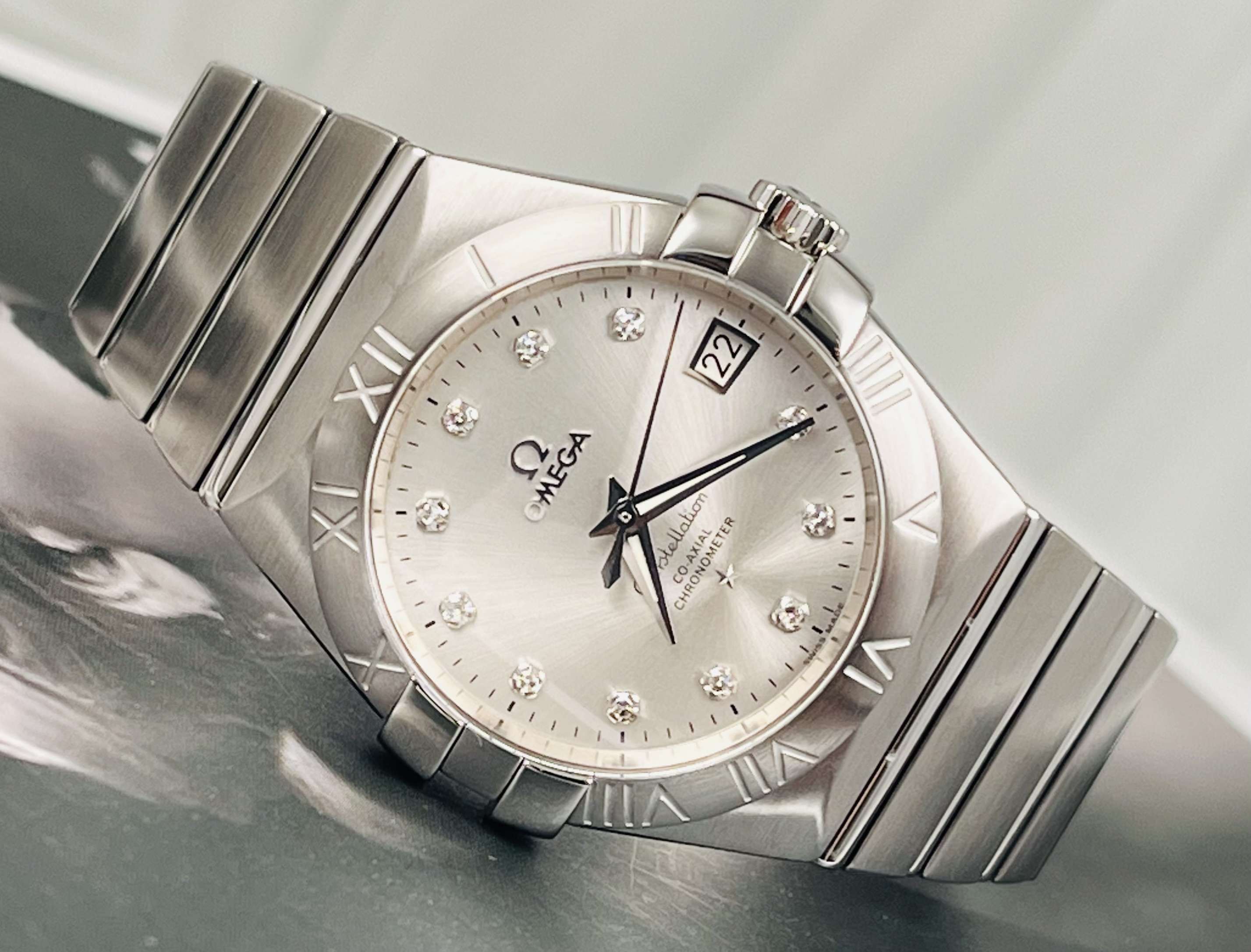 Omega 123.10.35.20.52.001 detail 2