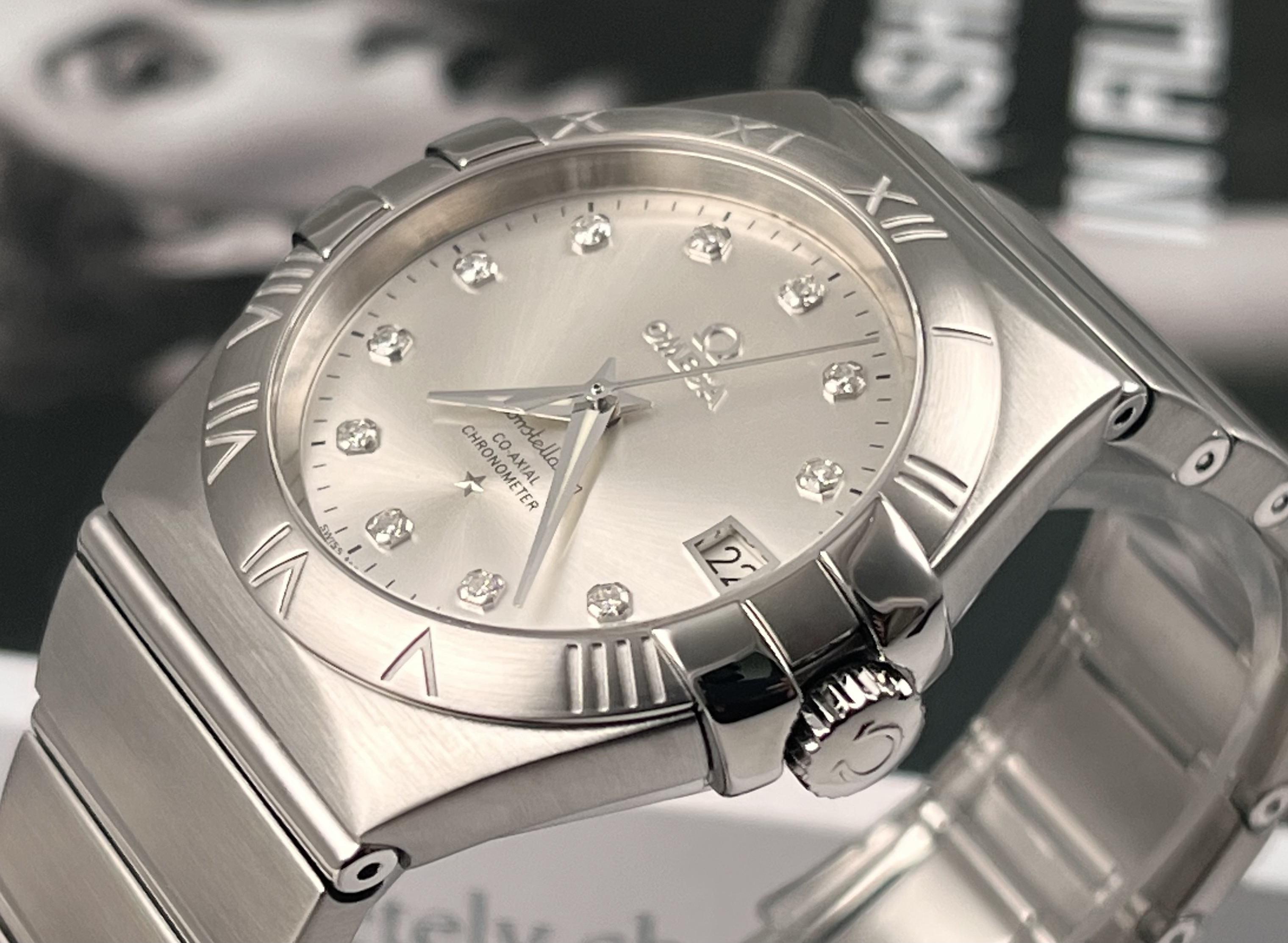 Omega 123.10.35.20.52.001 detail 3