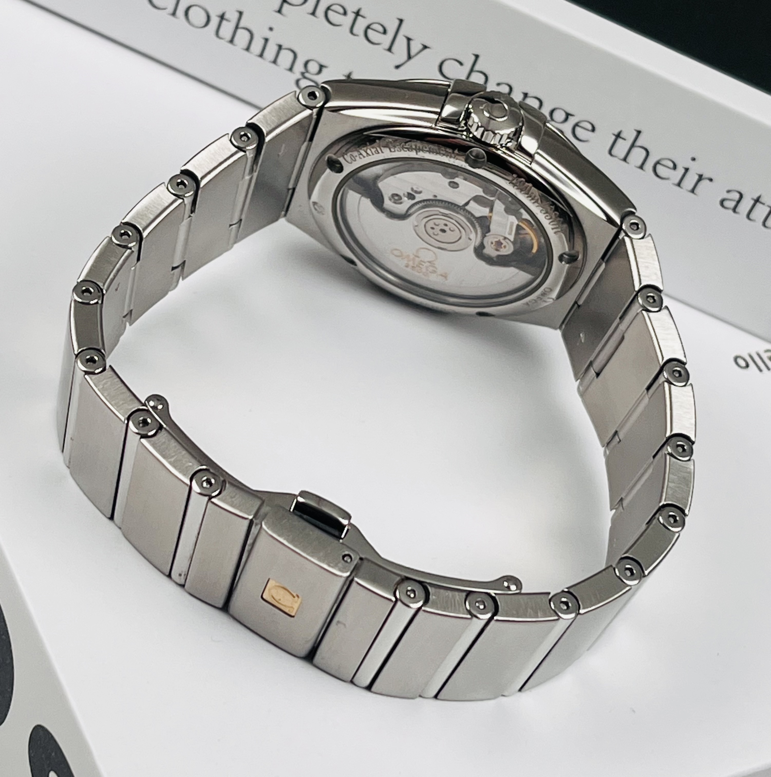 Omega 123.10.35.20.52.001 detail 5