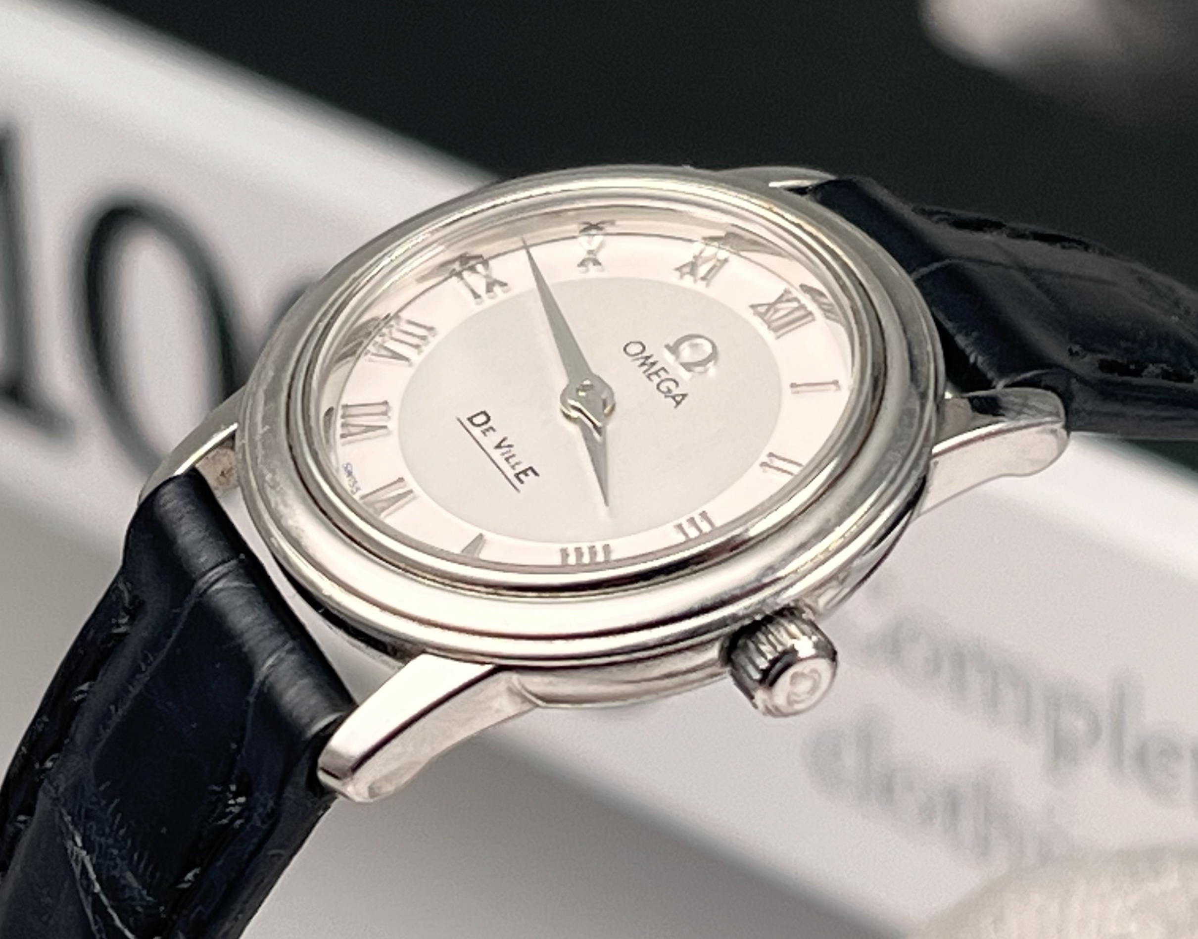 Omega 4870.33.01 detail 3