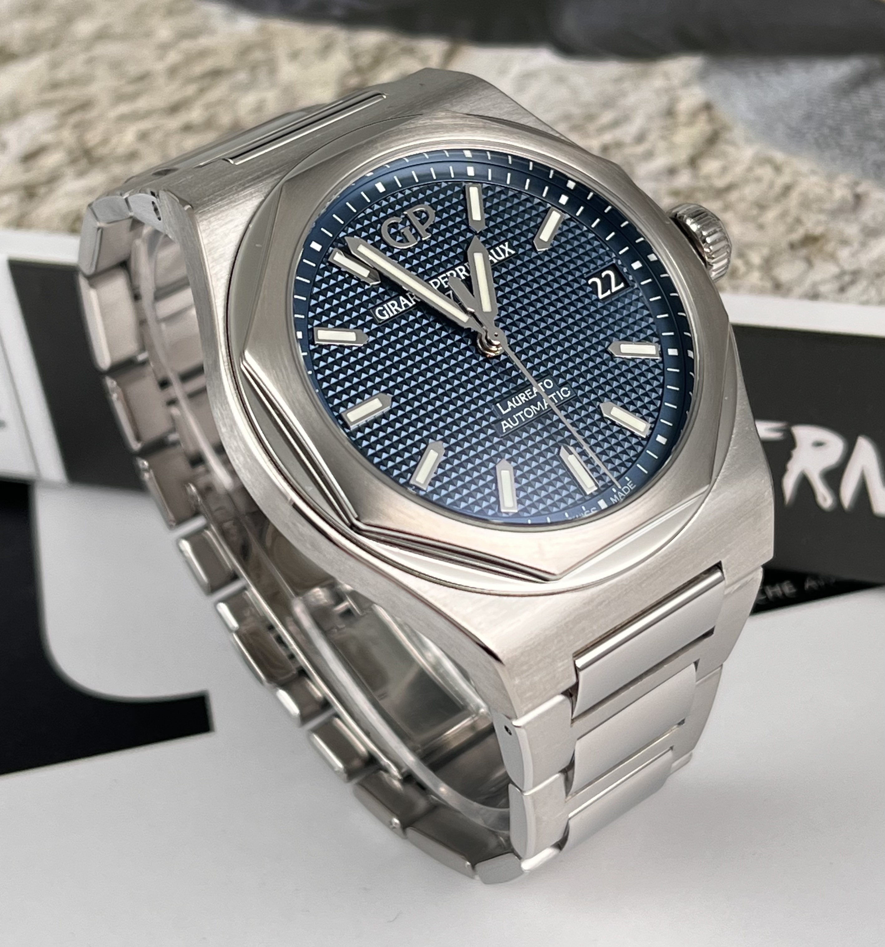 Girard Perregaux 81010-11-431-11A detail 2