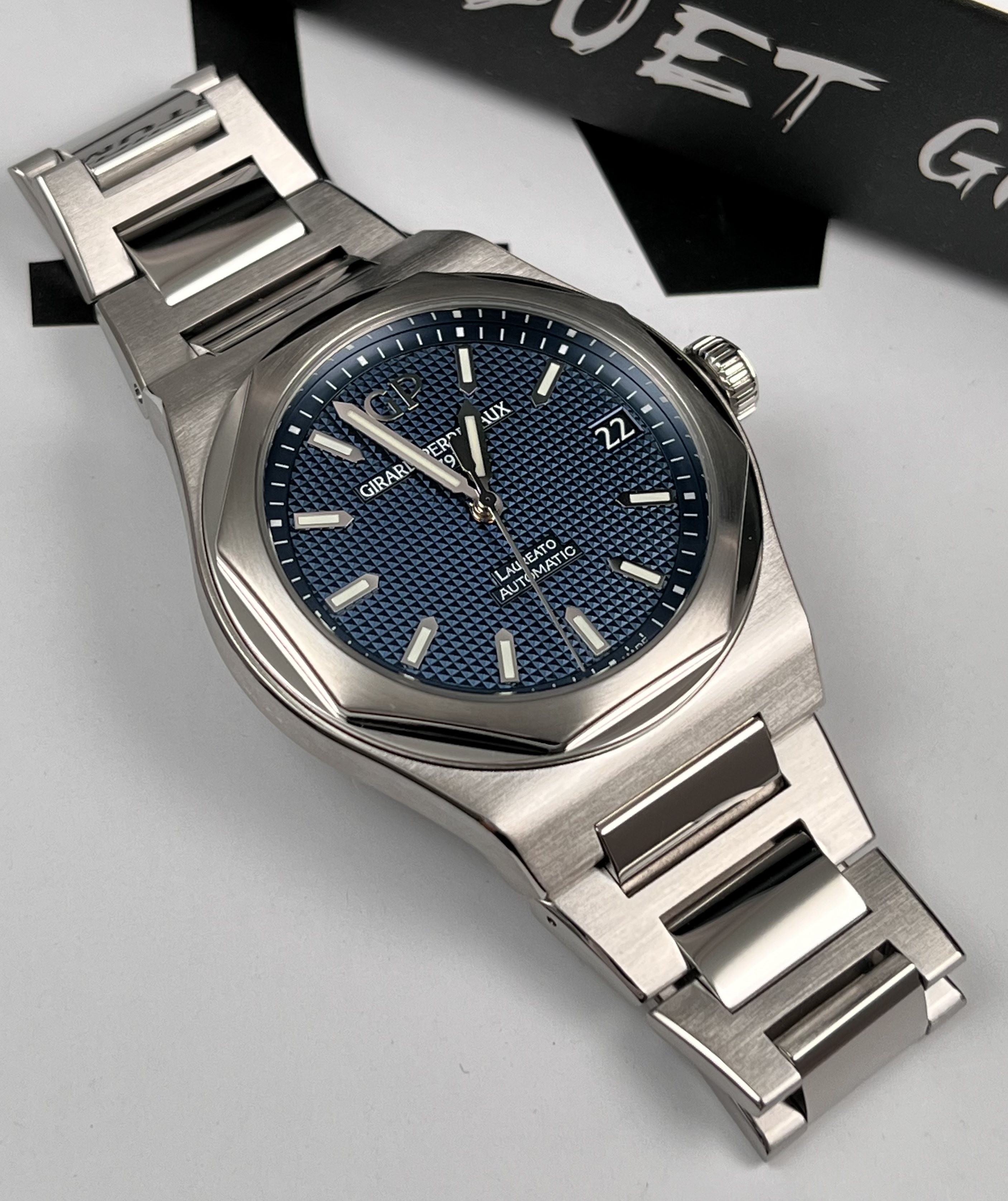 Girard Perregaux 81010-11-431-11A detail 3