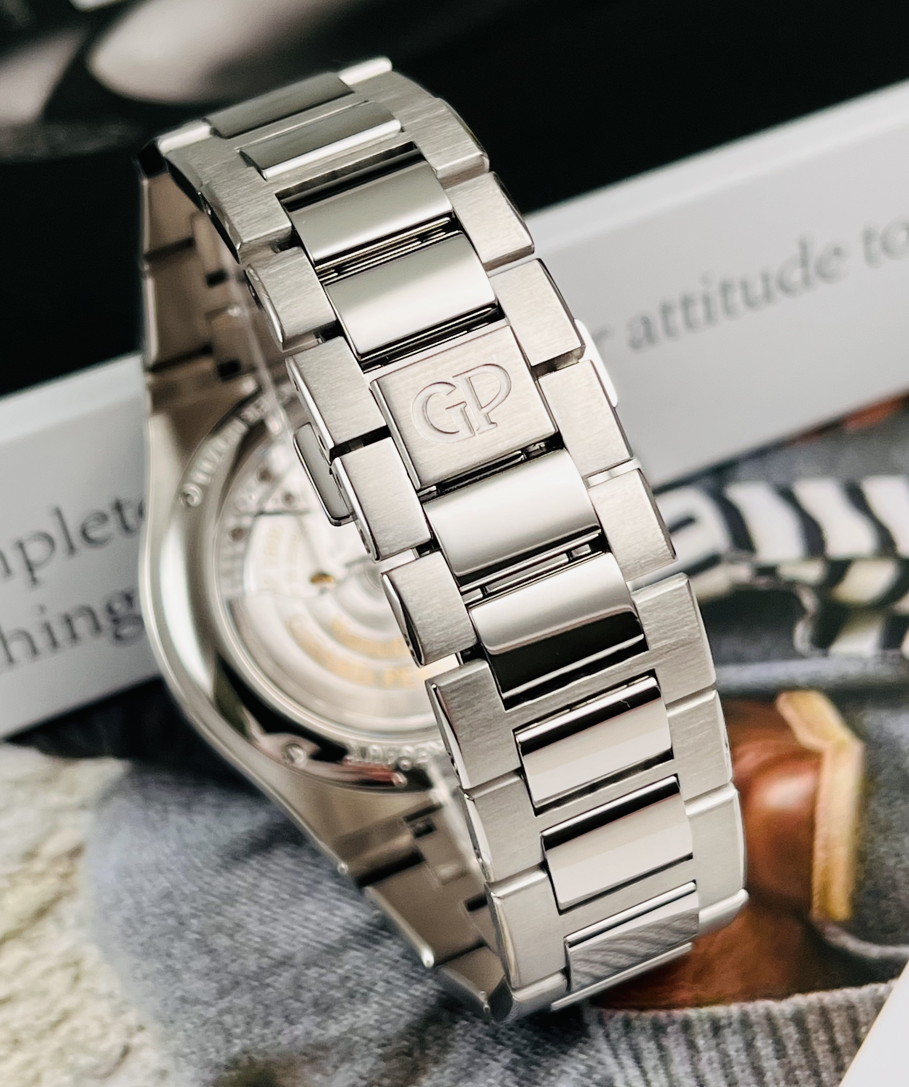 Girard Perregaux 81010-11-431-11A detail 6